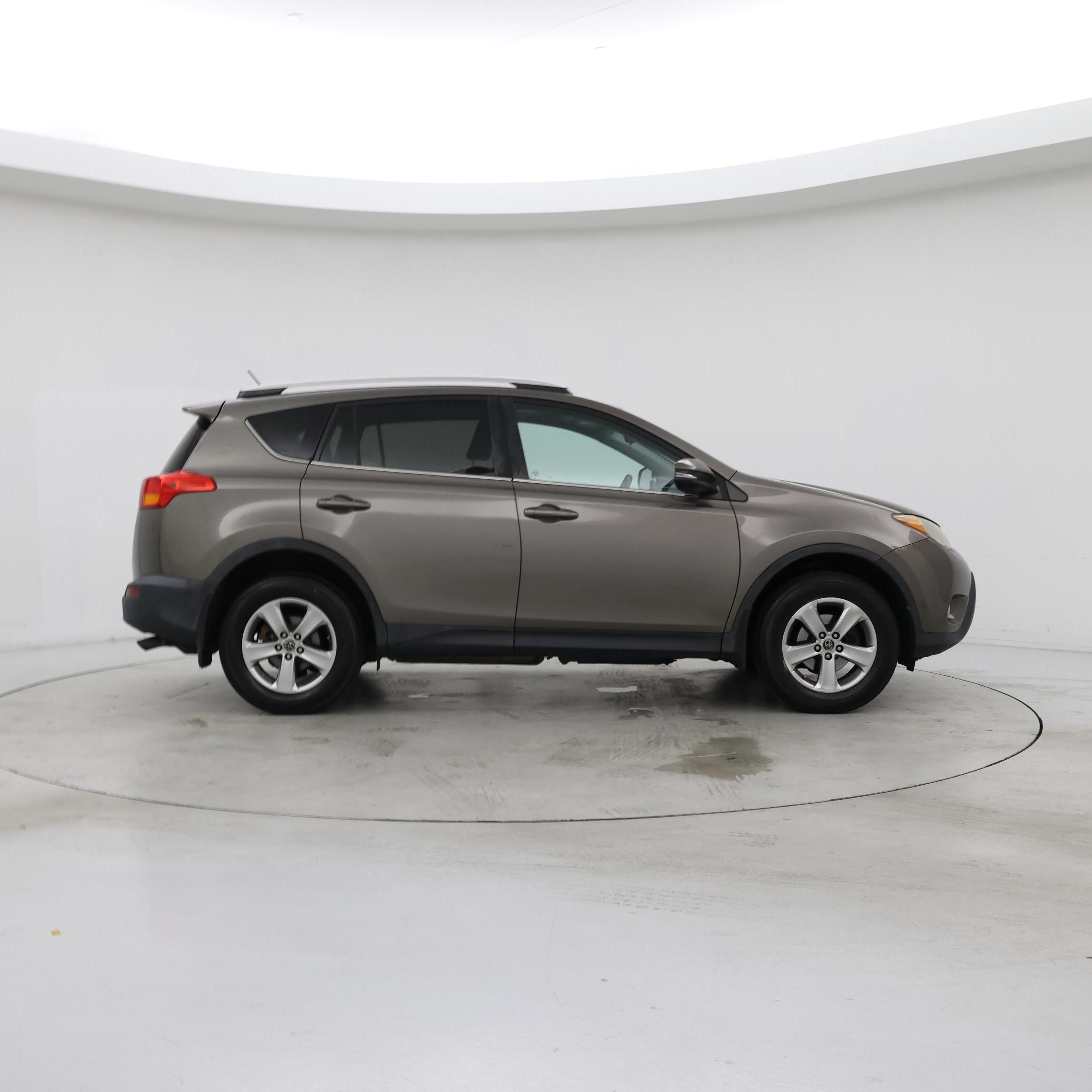 Thumbnail: 2015 Toyota RAV4 - 7