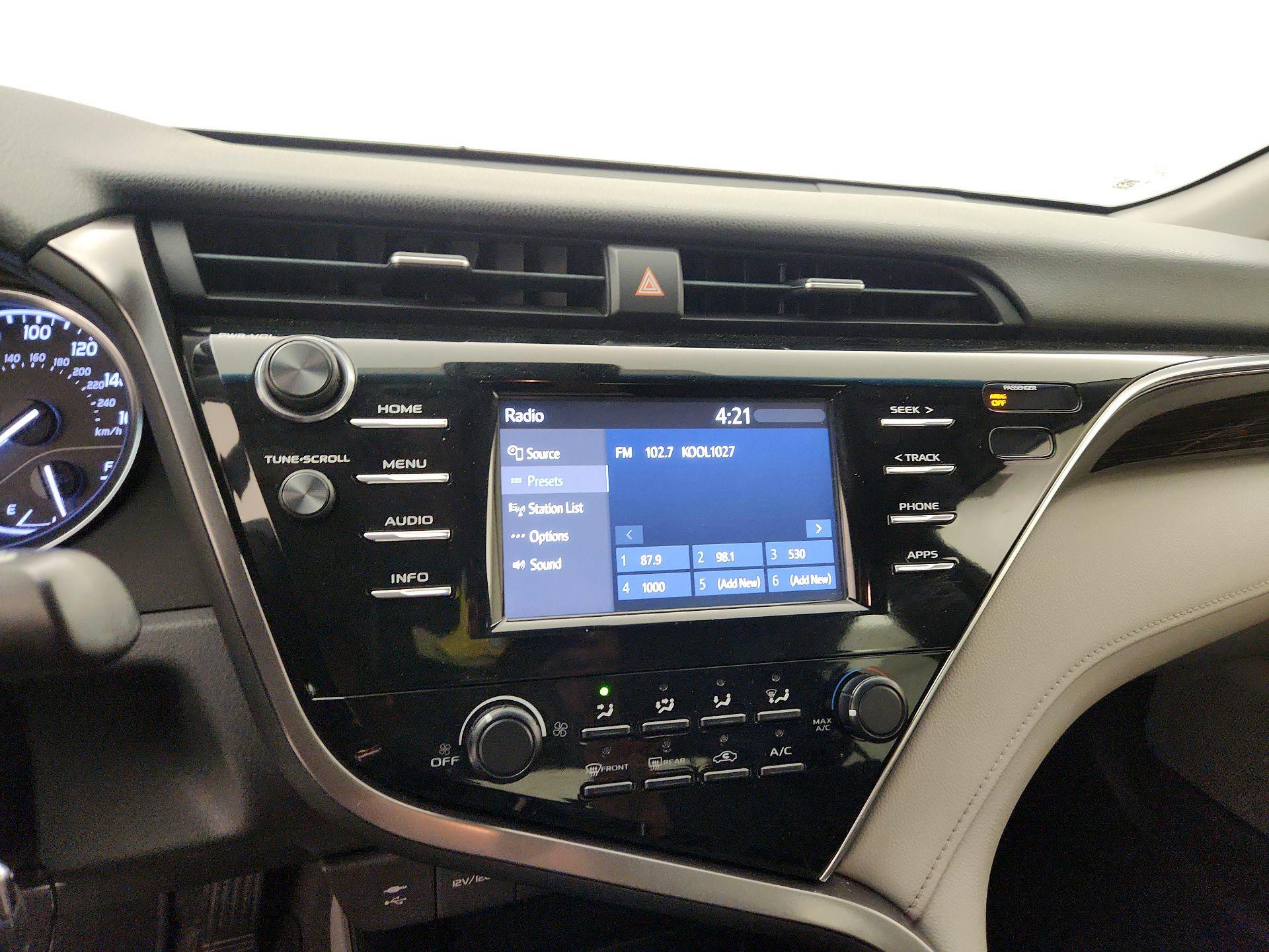 Thumbnail: 2018 Toyota Camry - 15