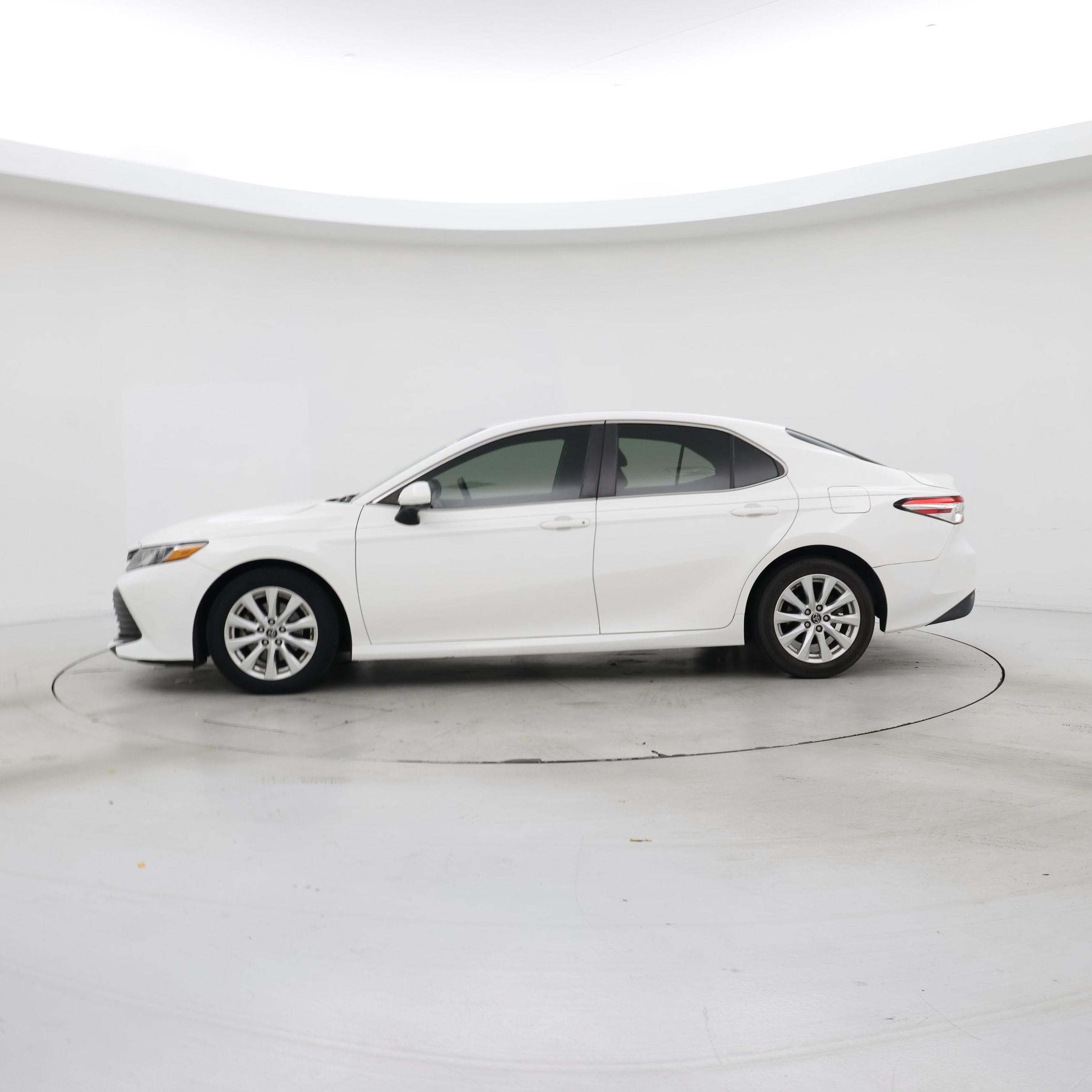 Thumbnail: 2018 Toyota Camry - 3