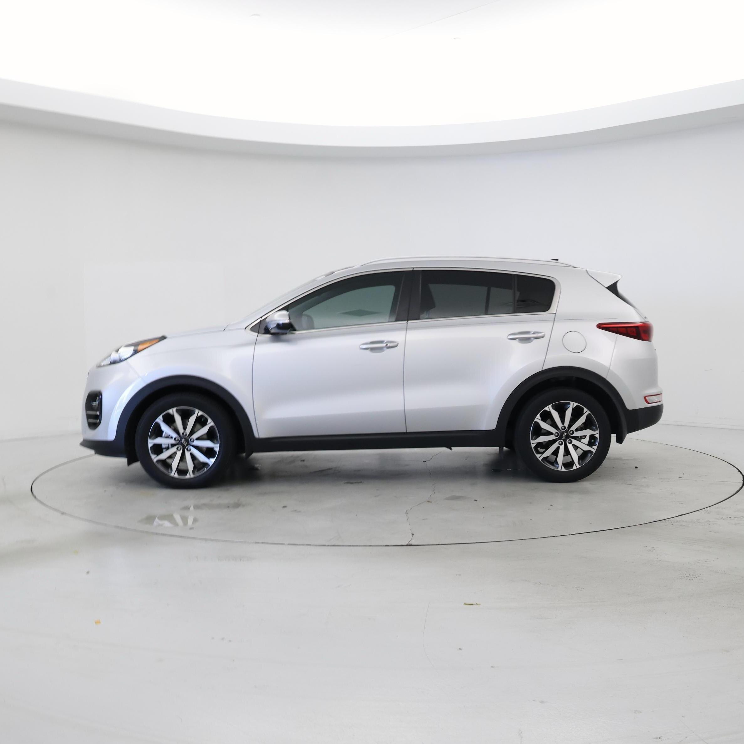 Thumbnail: 2017 Kia Sportage - 3