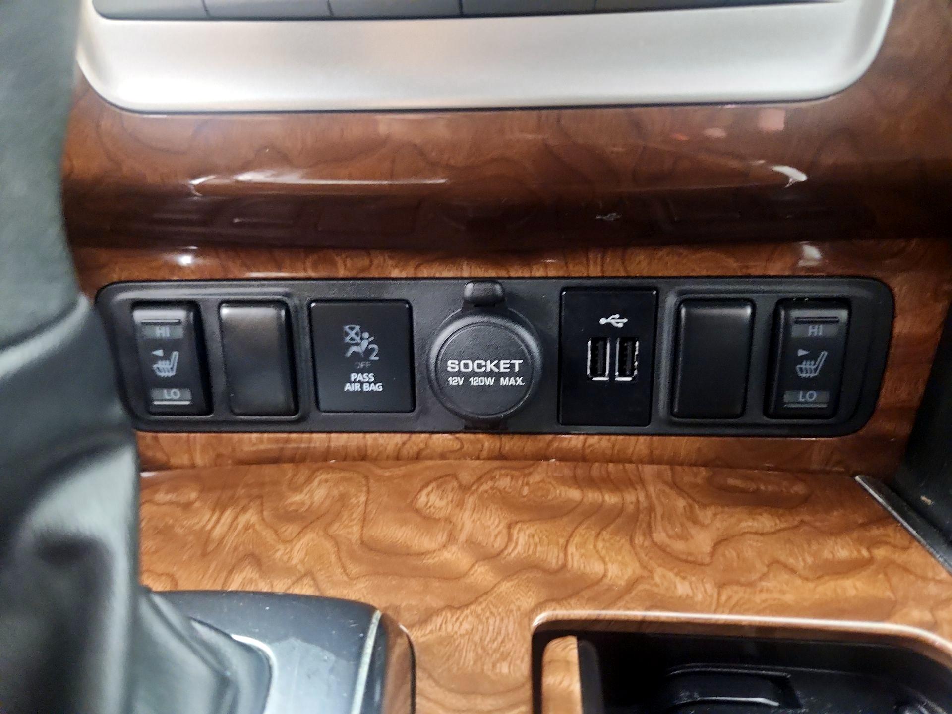Thumbnail: 2019 INFINITI QX80 - 19
