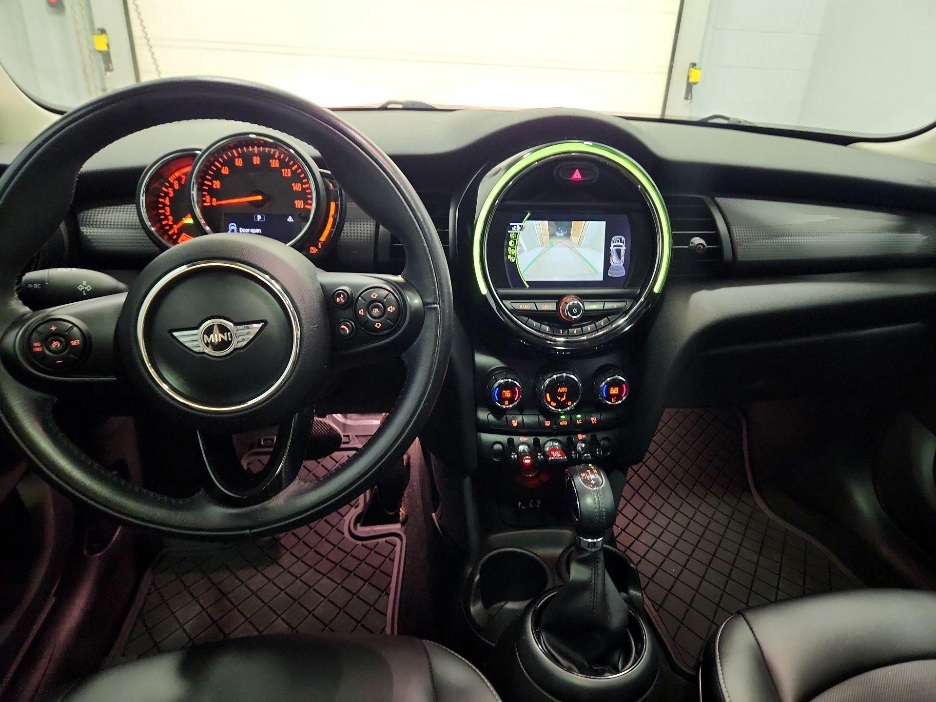 Thumbnail: 2018 MINI Cooper Hardtop - 9