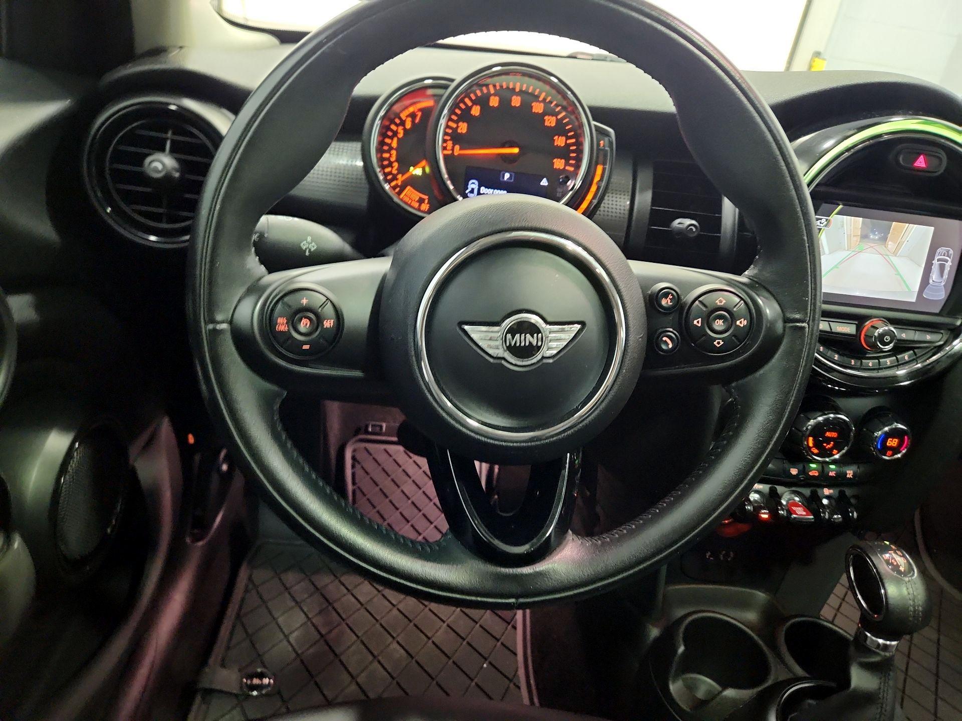Thumbnail: 2018 MINI Cooper Hardtop - 10