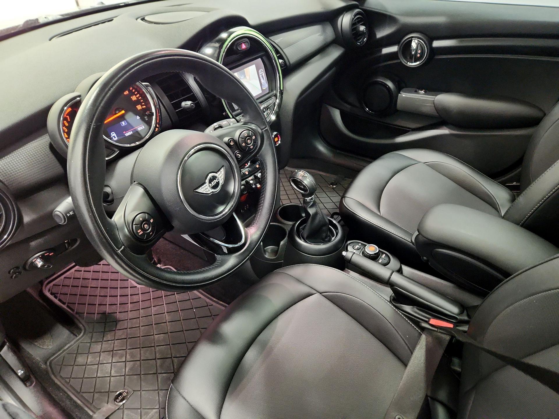 Thumbnail: 2018 MINI Cooper Hardtop - 11
