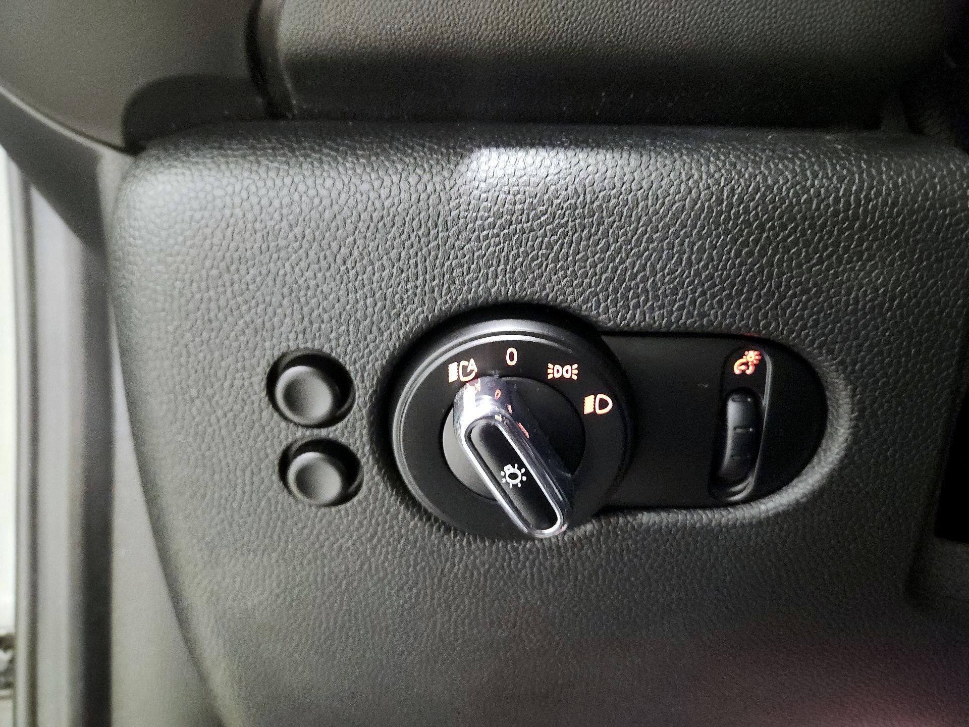 Thumbnail: 2018 MINI Cooper Hardtop - 13