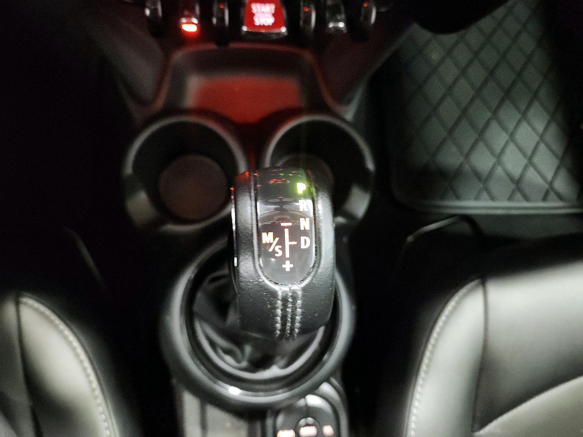 Thumbnail: 2018 MINI Cooper Hardtop - 17