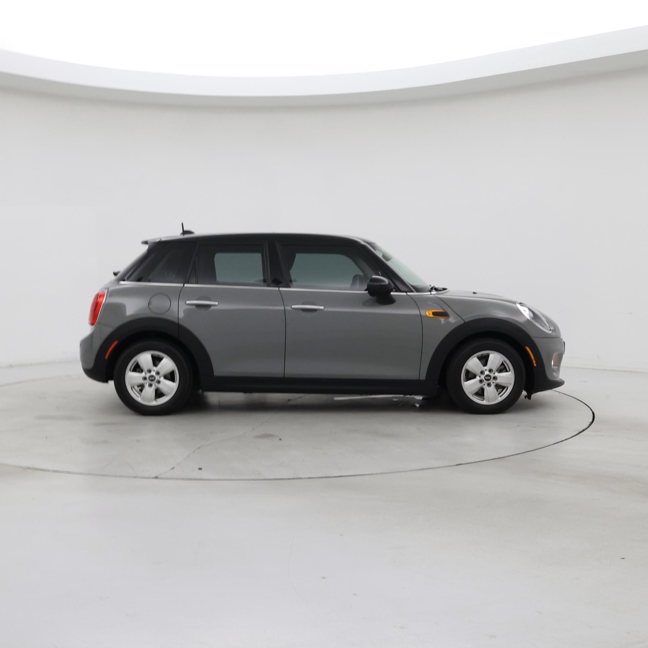 Thumbnail: 2018 MINI Cooper Hardtop - 7