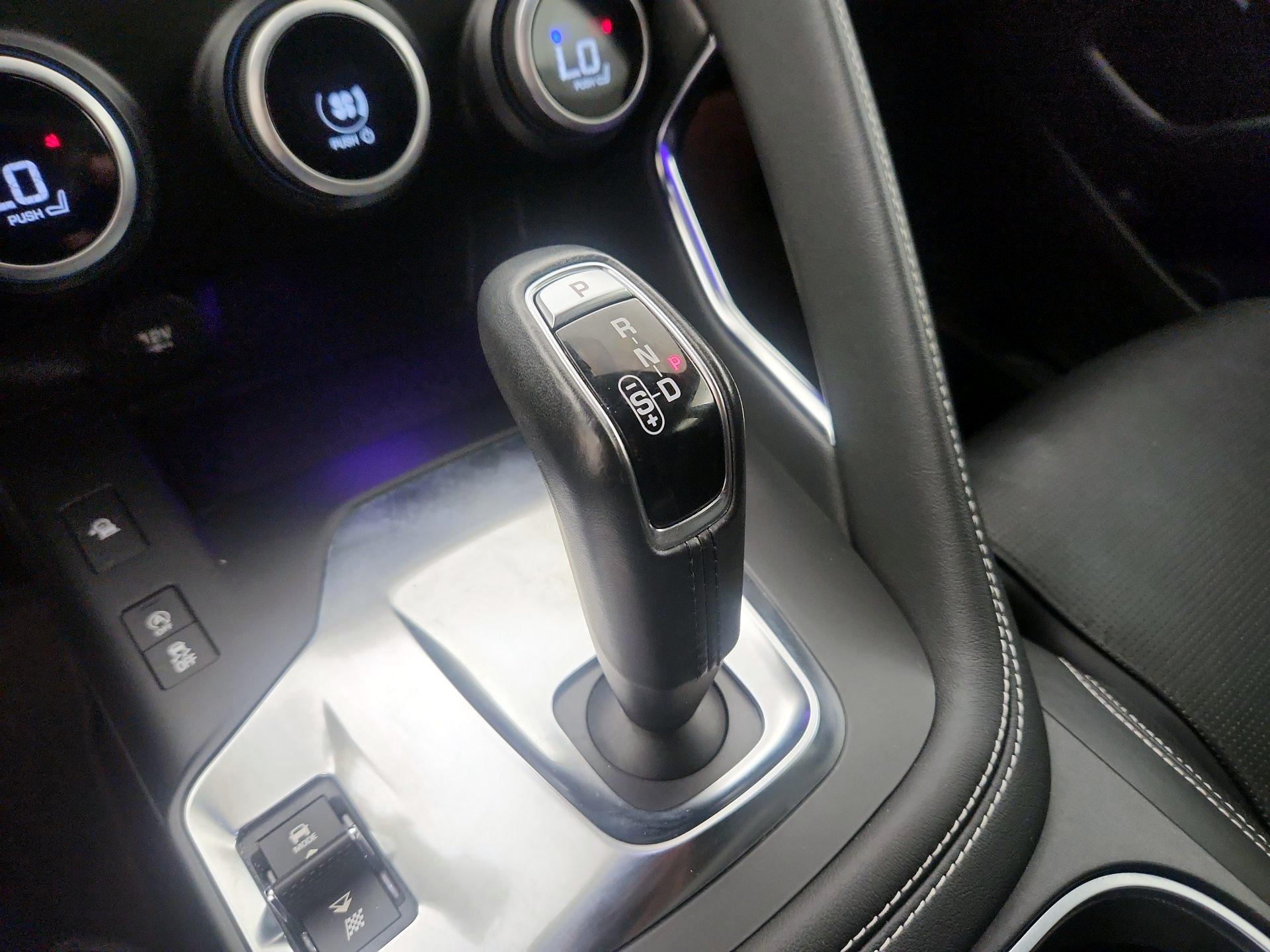 Thumbnail: 2020 Jaguar E-Pace - 18