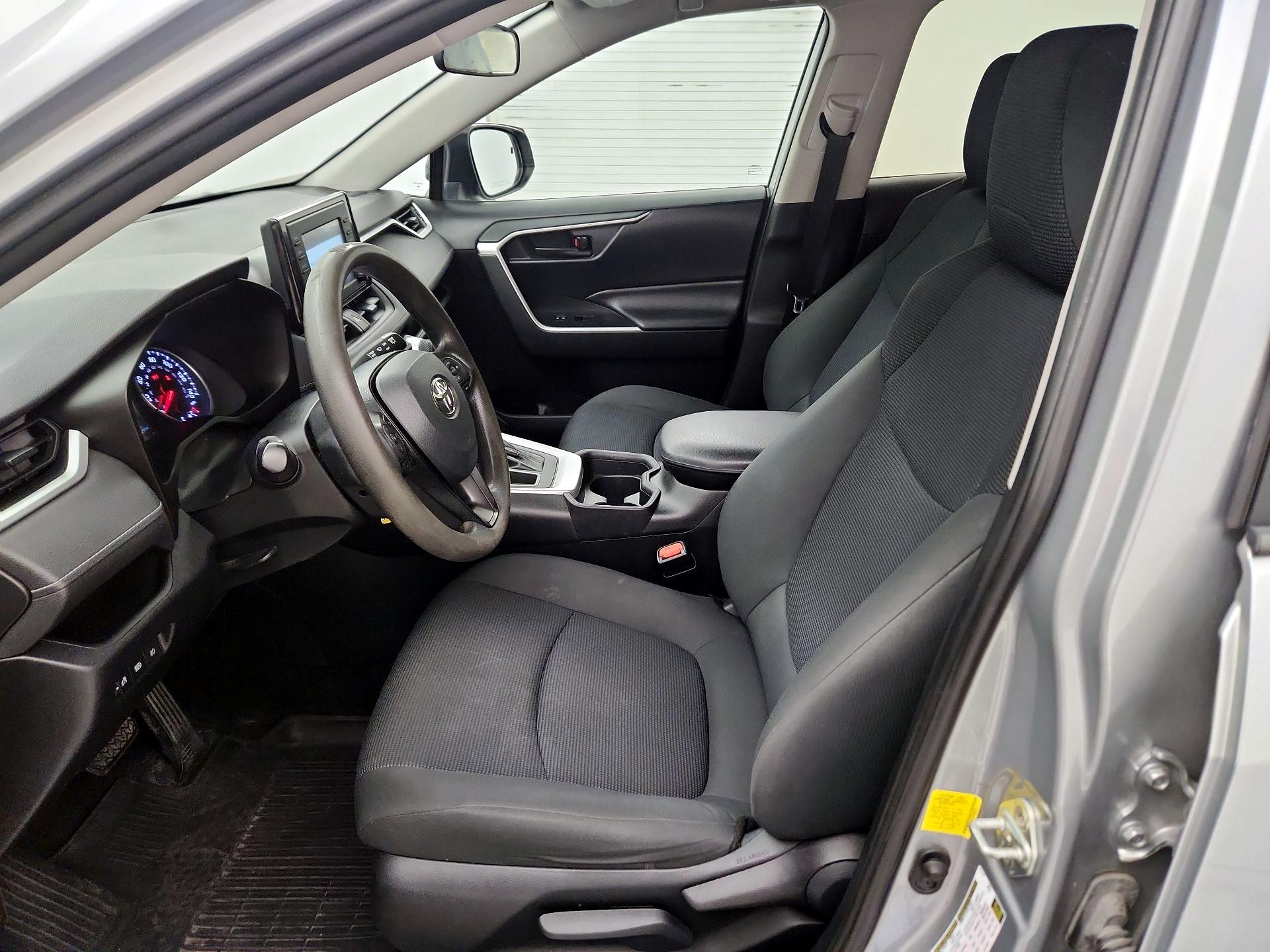 Thumbnail: 2019 Toyota RAV4 - 11