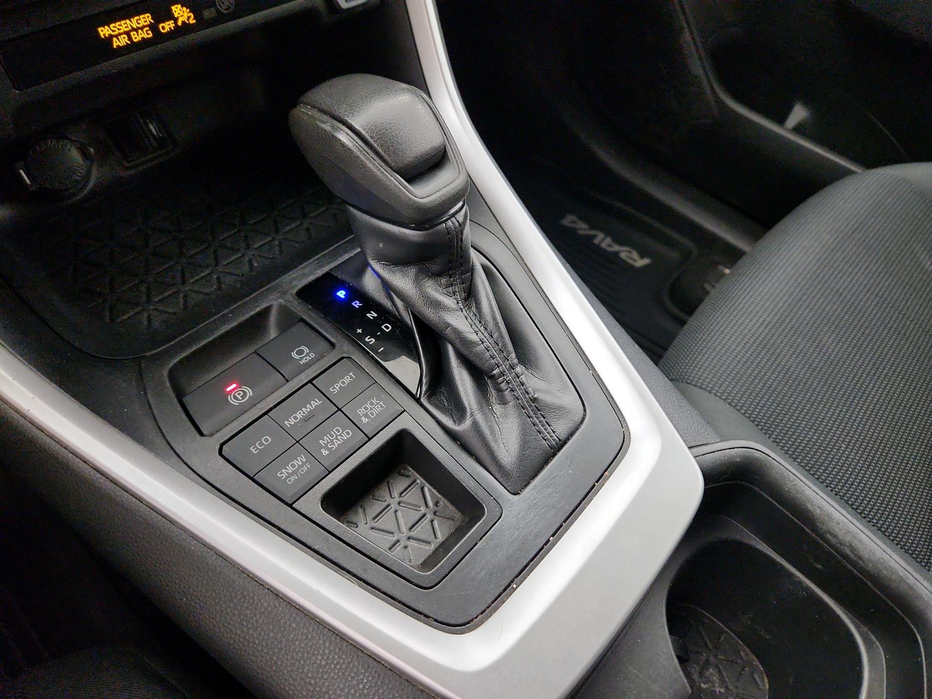 Thumbnail: 2019 Toyota RAV4 - 17