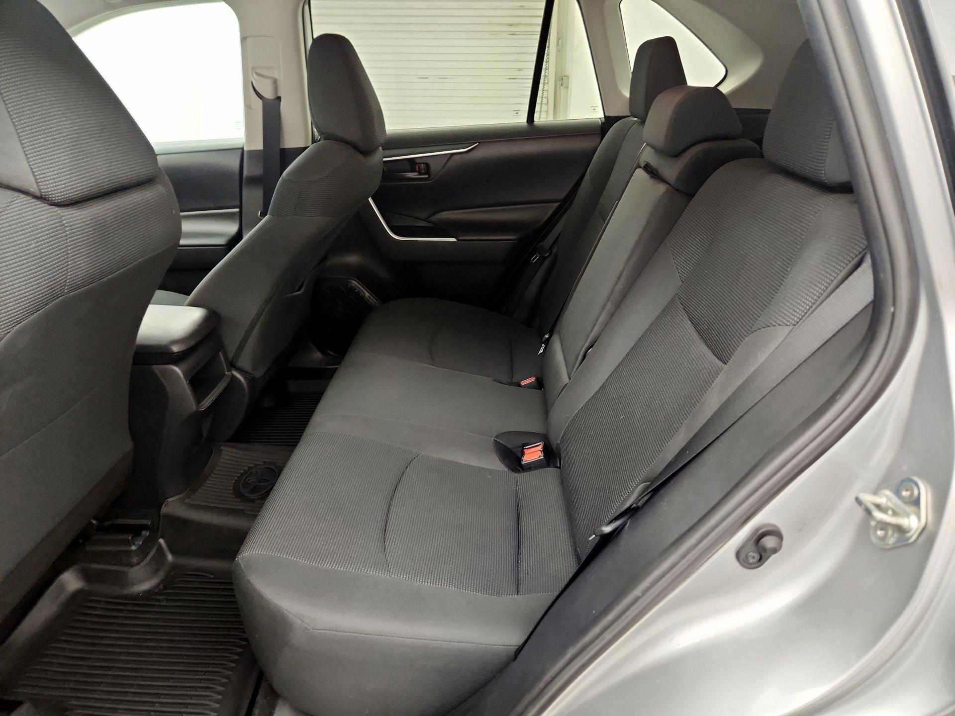 Thumbnail: 2019 Toyota RAV4 - 19