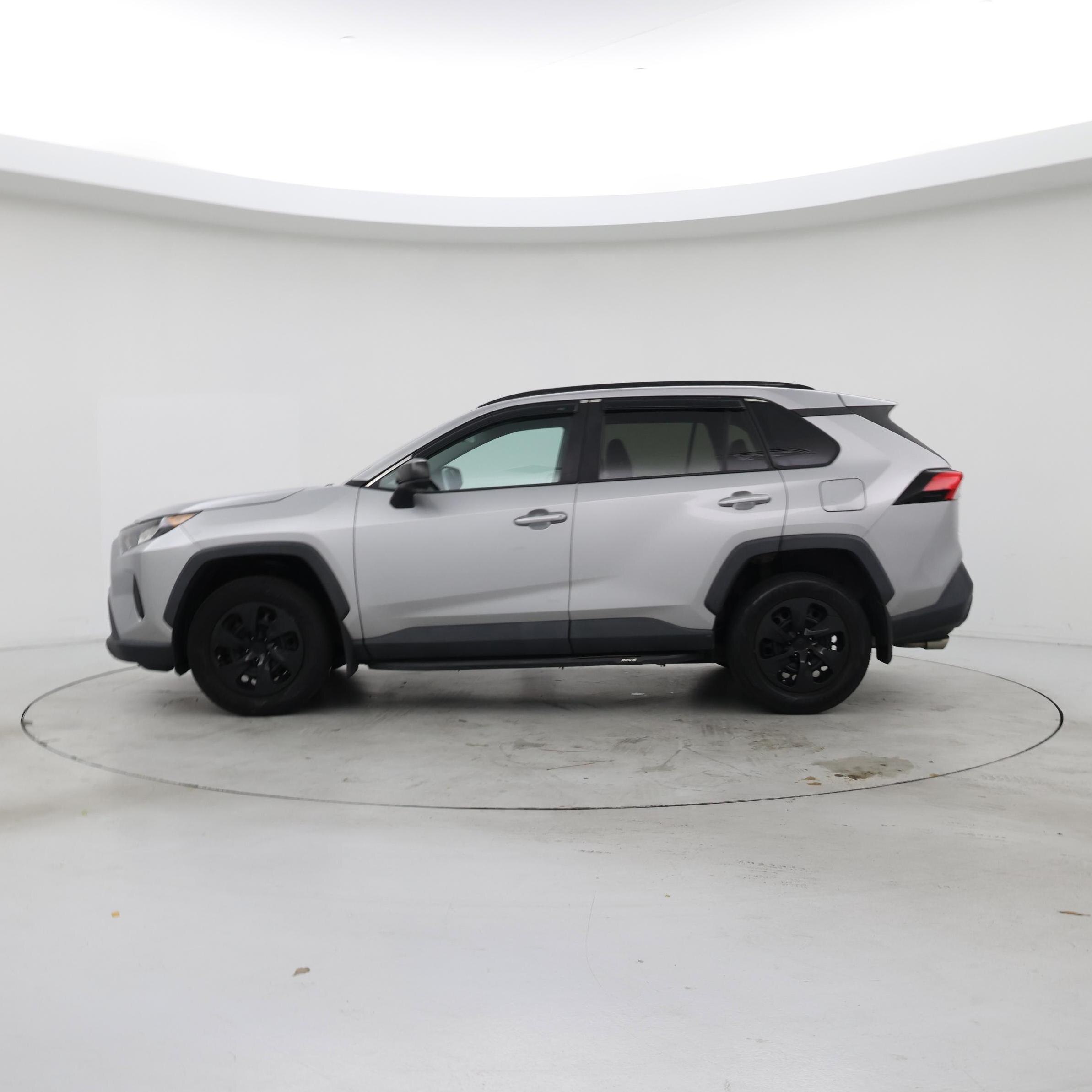 Thumbnail: 2019 Toyota RAV4 - 3