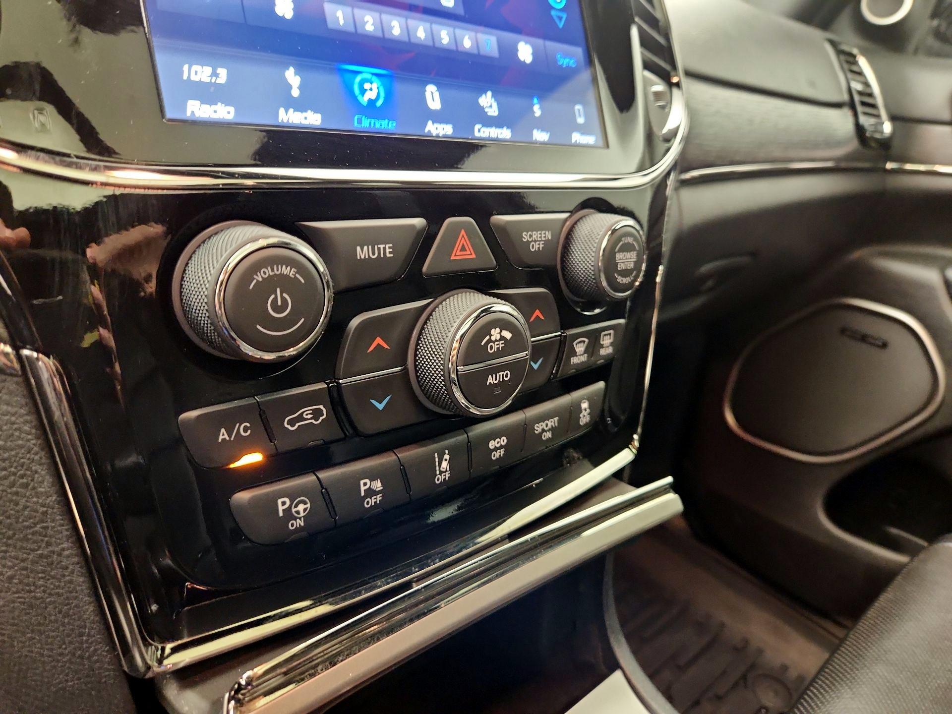 Thumbnail: 2019 Jeep Grand Cherokee - 17