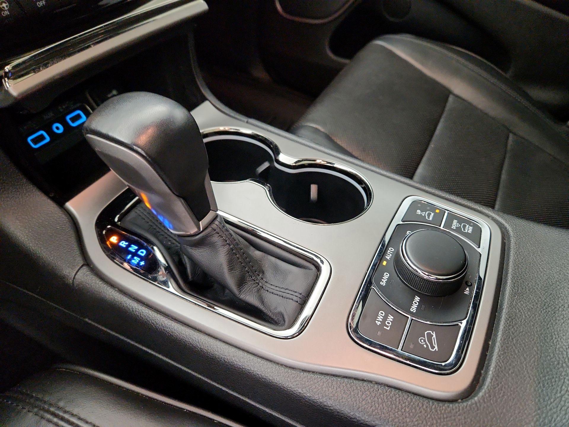 Thumbnail: 2019 Jeep Grand Cherokee - 18