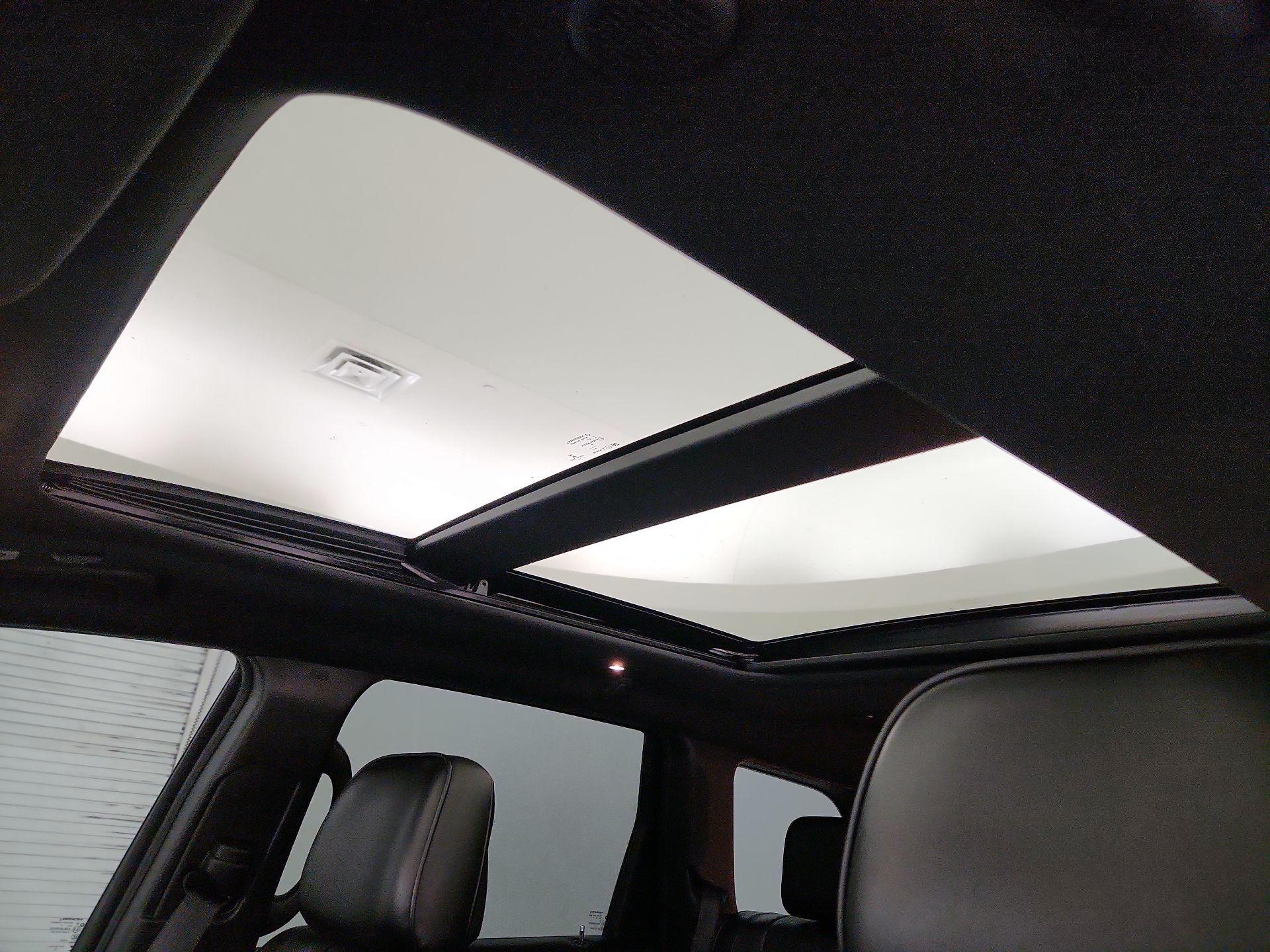 Thumbnail: 2019 Jeep Grand Cherokee - 20