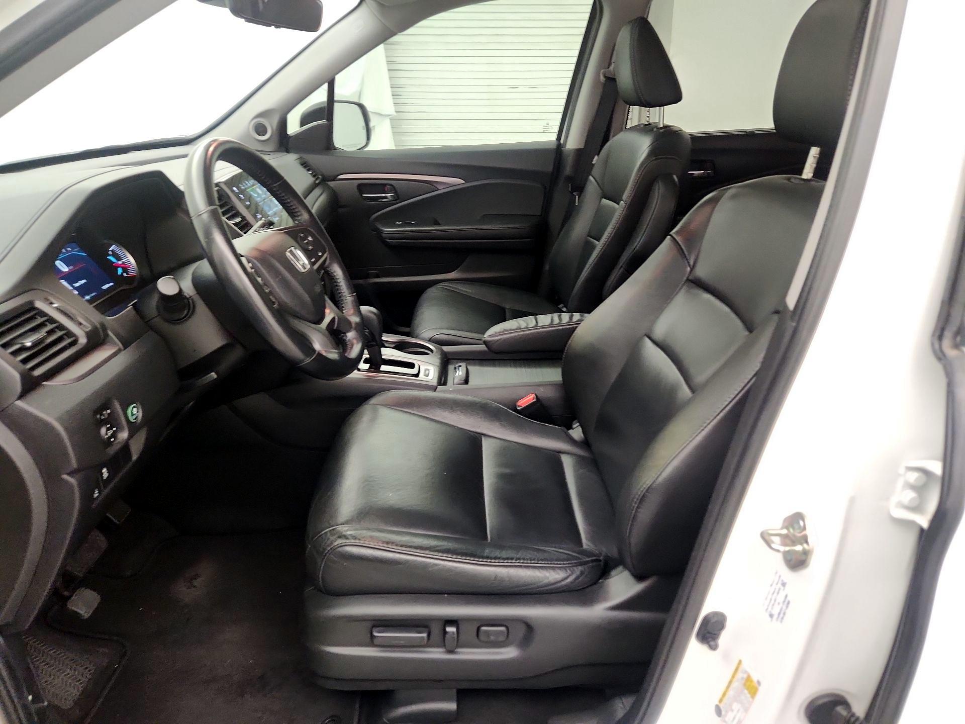 Thumbnail: 2020 Honda Pilot - 11
