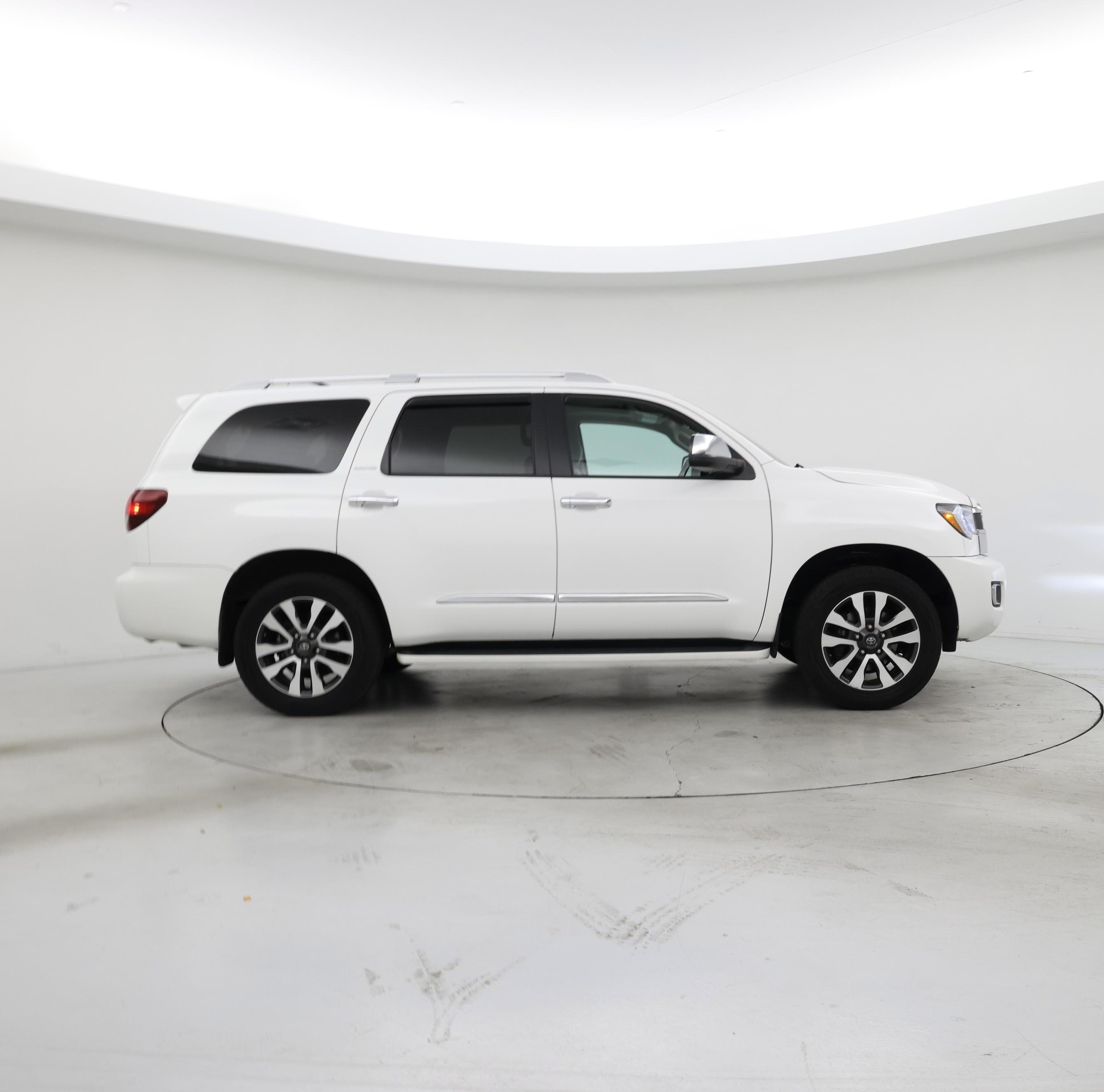 Thumbnail: 2018 Toyota Sequoia - 7