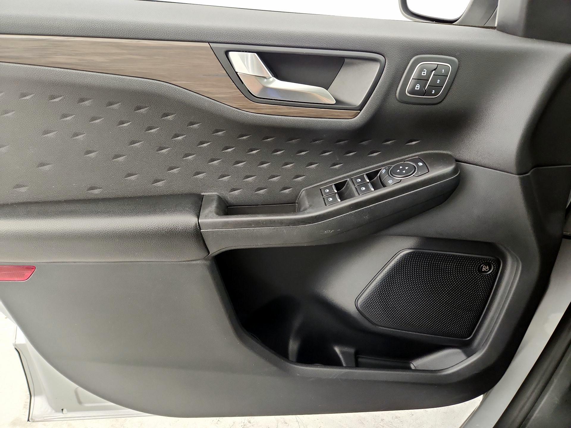 Thumbnail: 2020 Ford Escape - 12