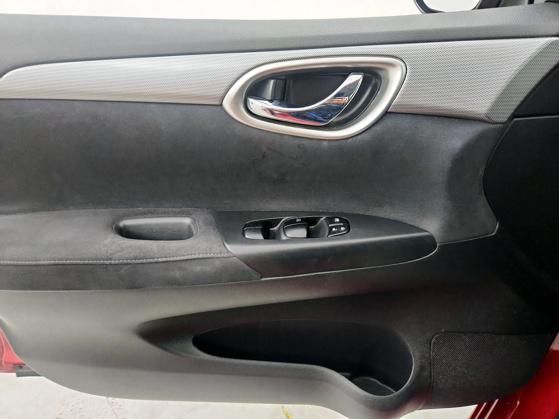 Thumbnail: 2014 Nissan Sentra - 12