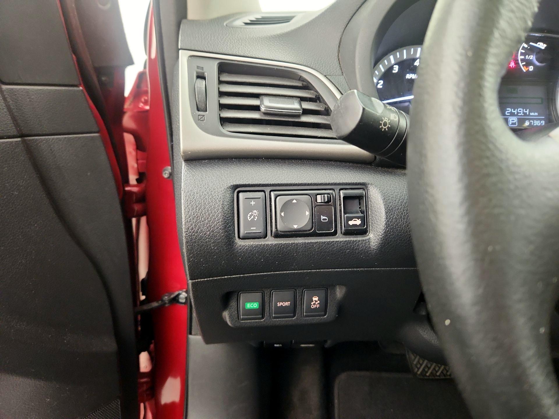 Thumbnail: 2014 Nissan Sentra - 13