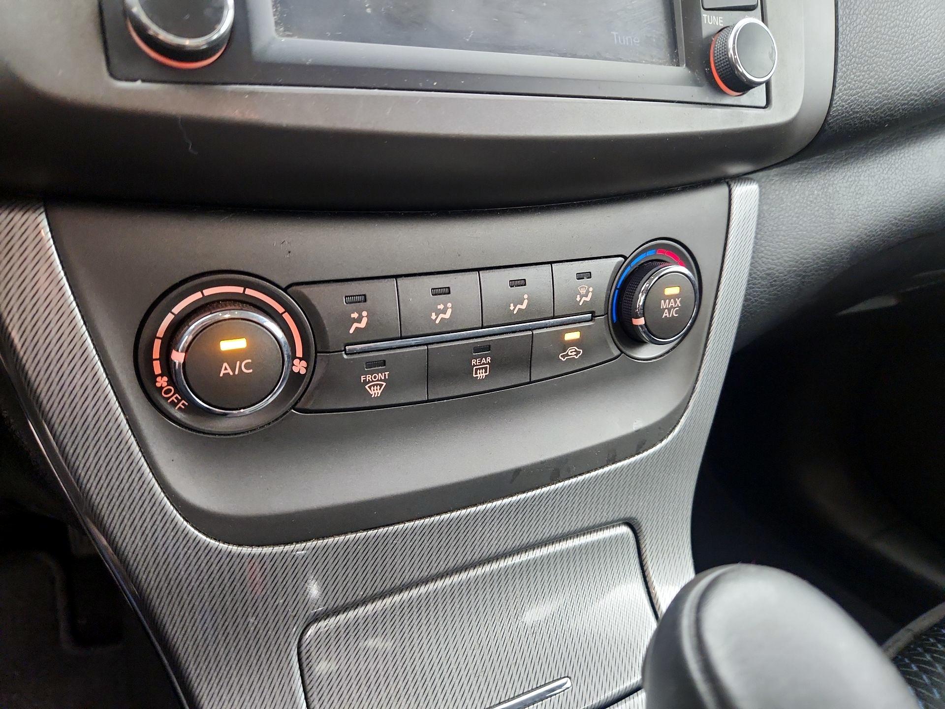 Thumbnail: 2014 Nissan Sentra - 17