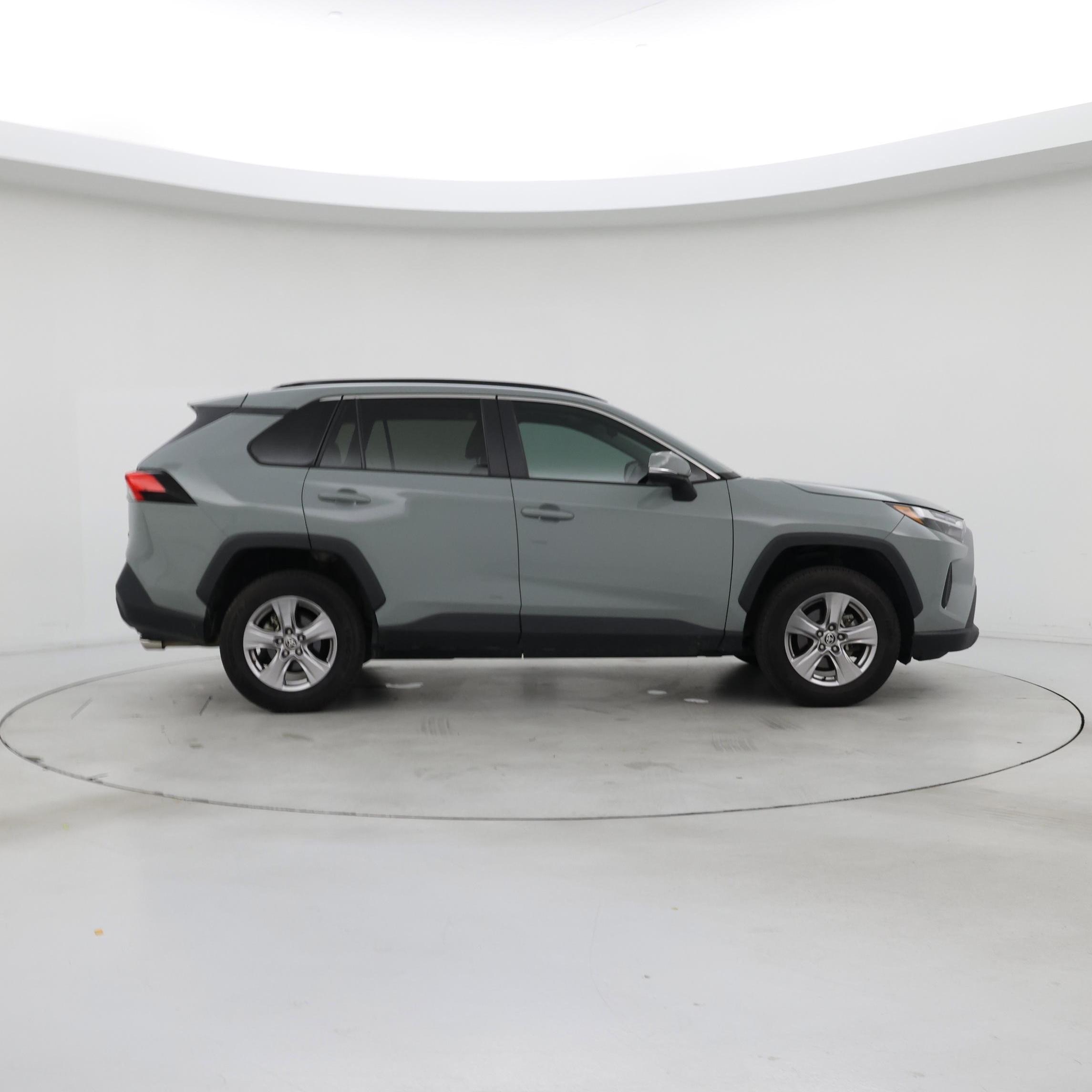 Thumbnail: 2022 Toyota RAV4 - 7