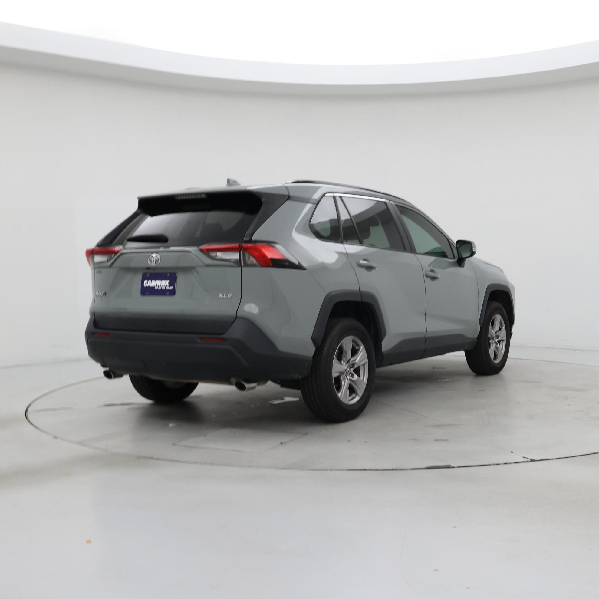Thumbnail: 2022 Toyota RAV4 - 8