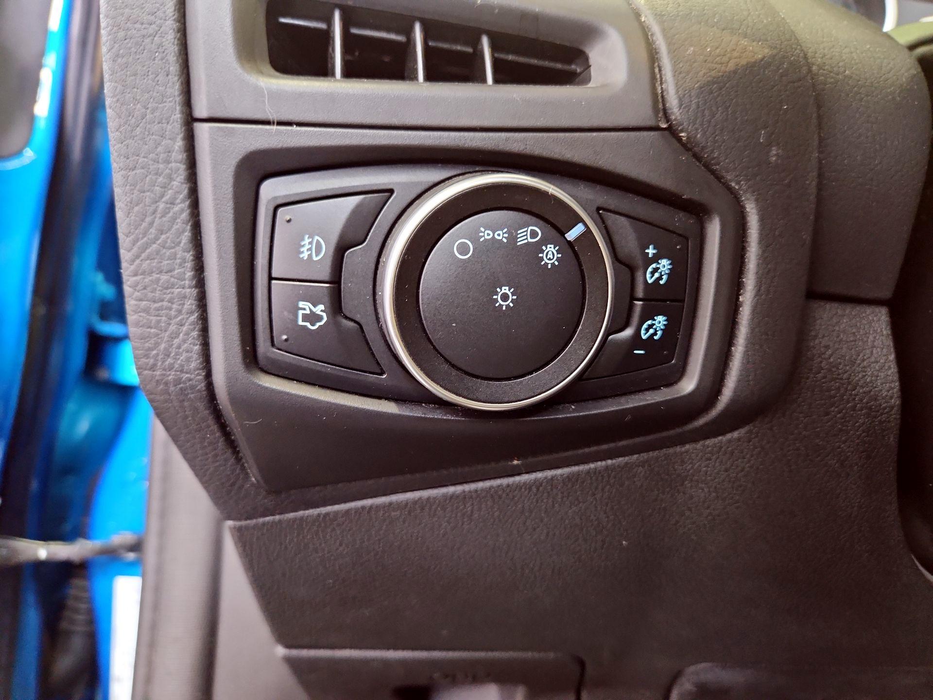 Thumbnail: 2016 Ford Focus - 13