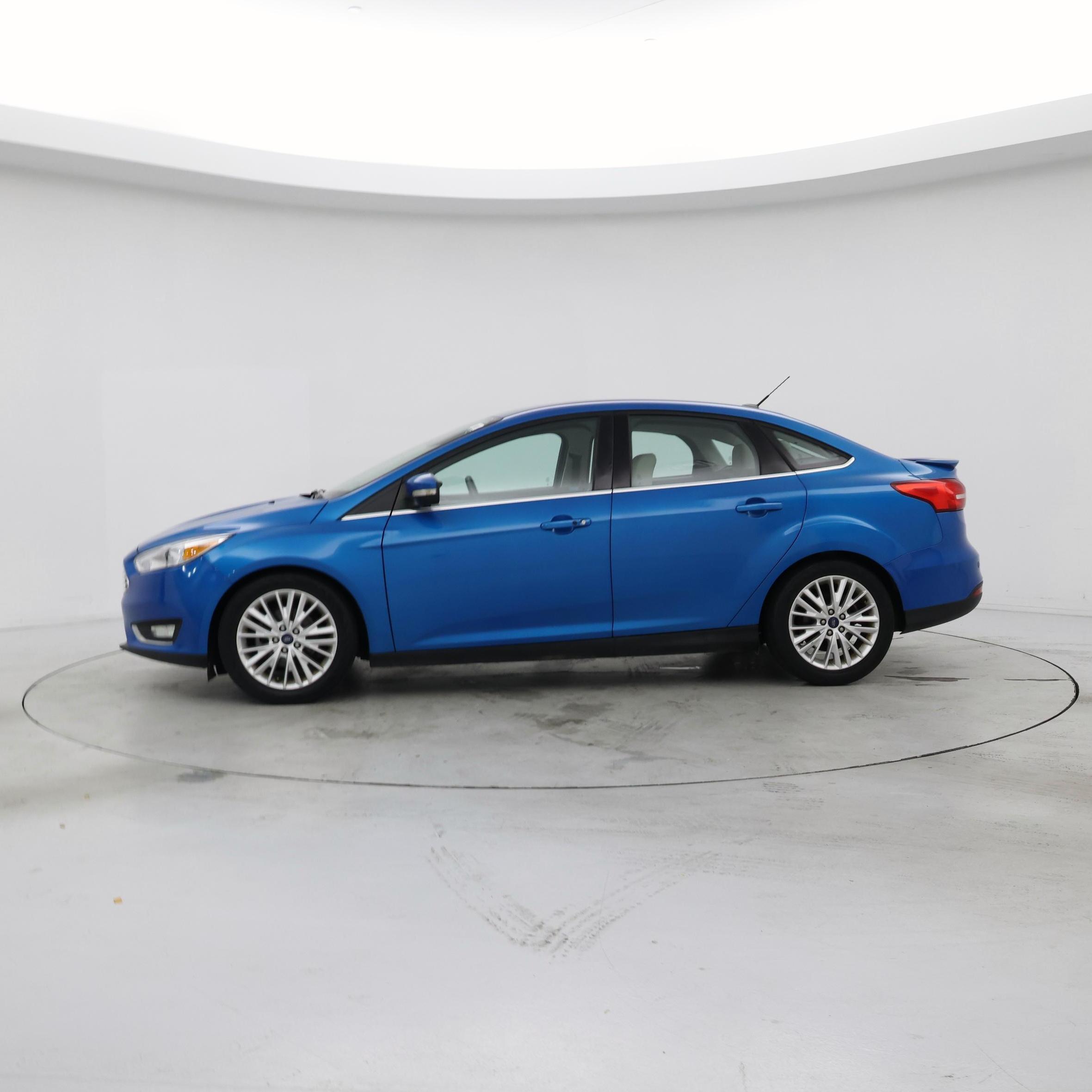 Thumbnail: 2016 Ford Focus - 3