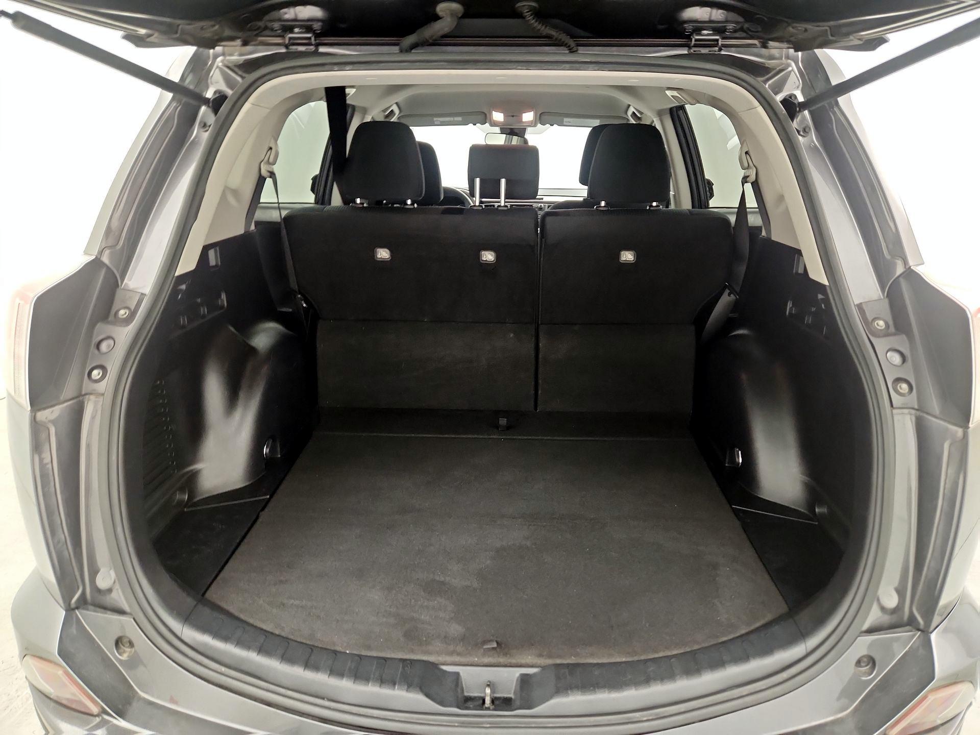 Thumbnail: 2017 Toyota RAV4 - 18