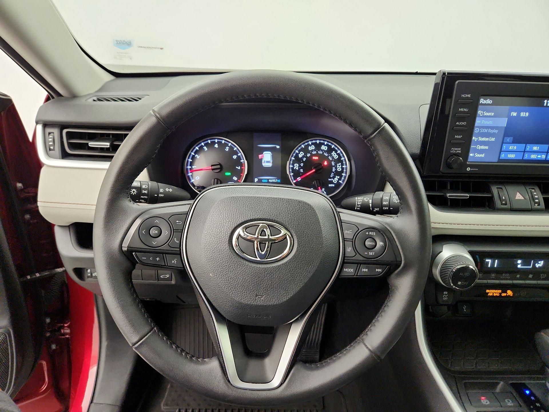 Thumbnail: 2022 Toyota RAV4 - 10