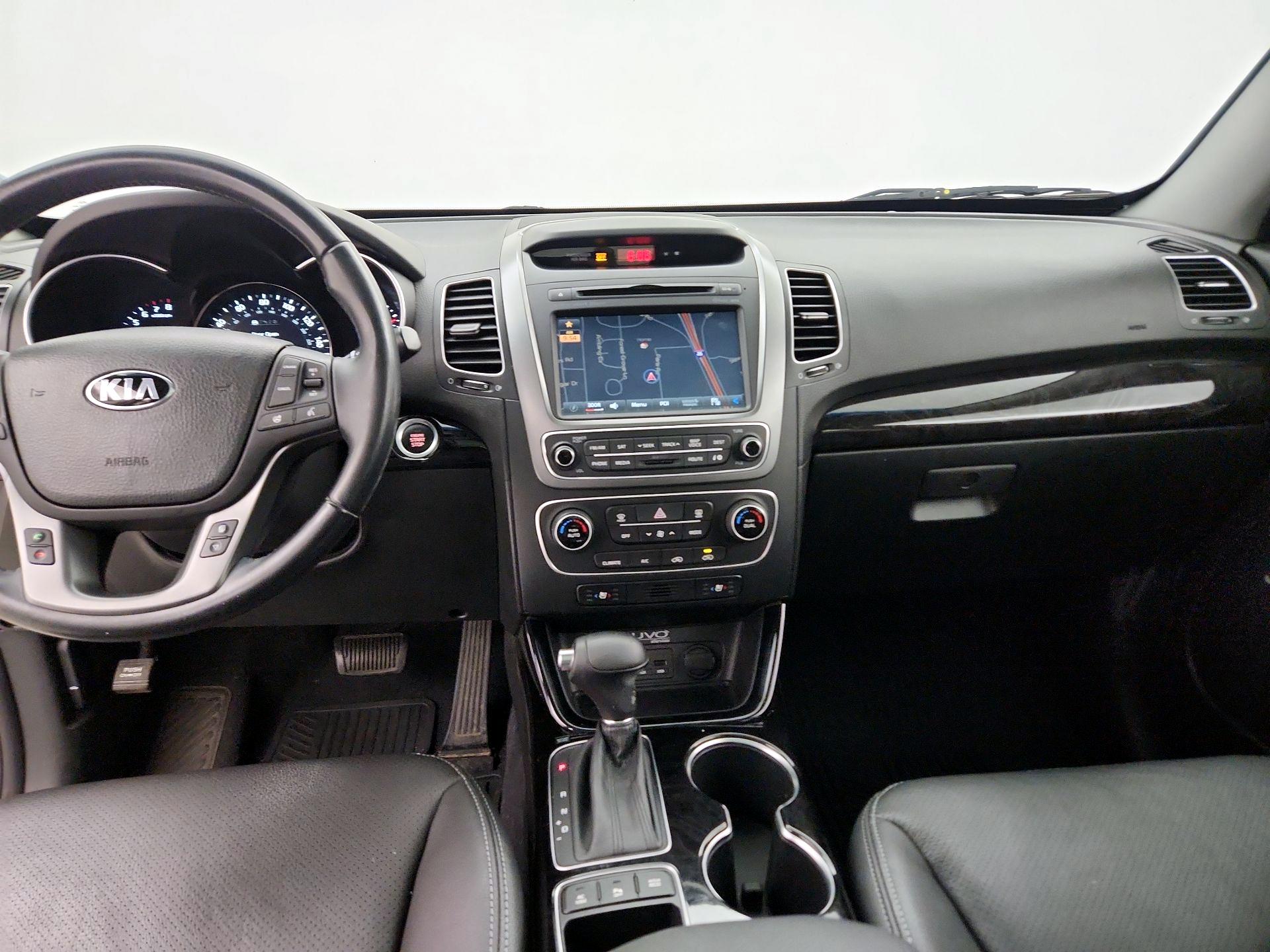 Thumbnail: 2015 Kia Sorento - 9