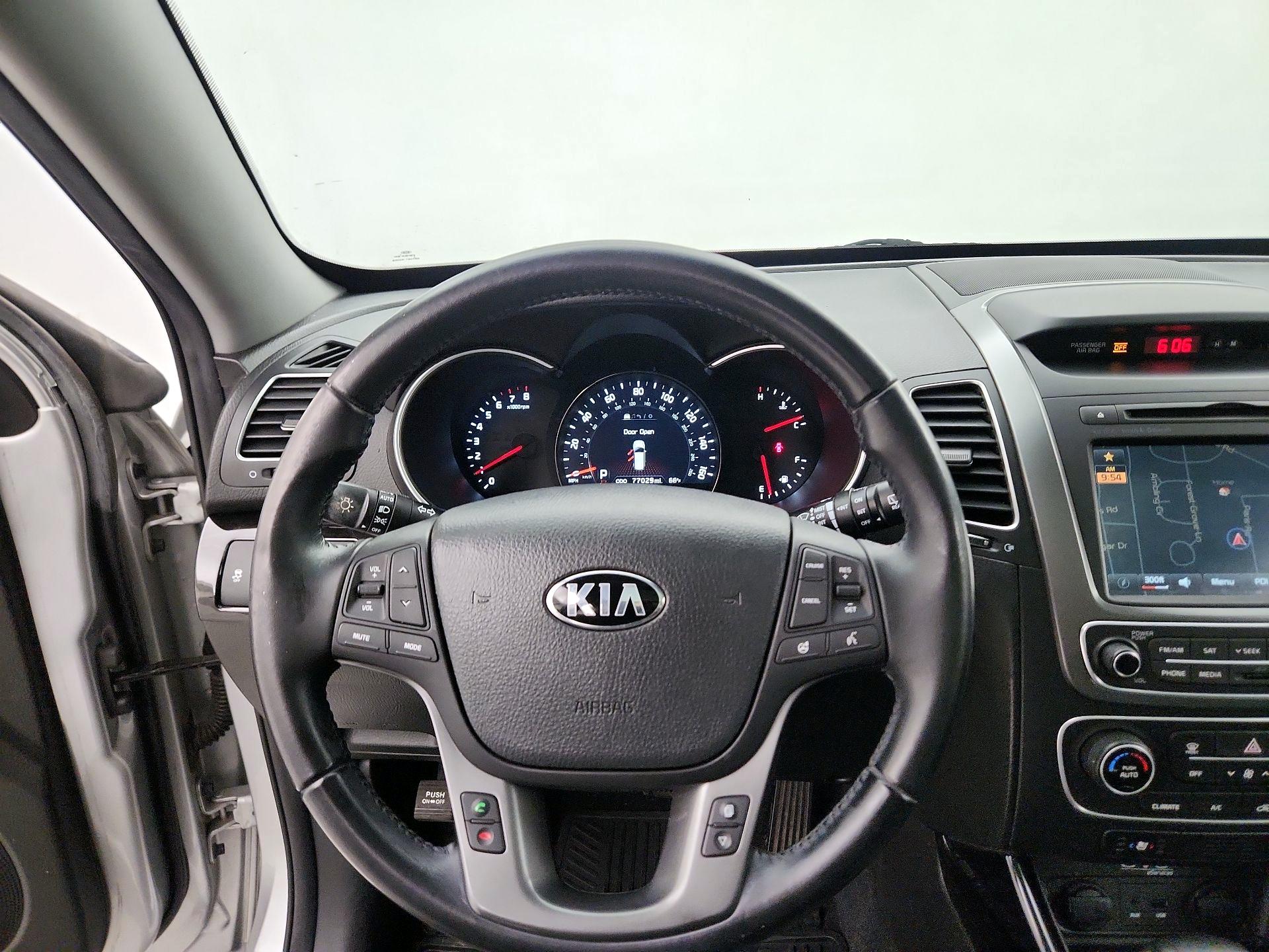 Thumbnail: 2015 Kia Sorento - 10