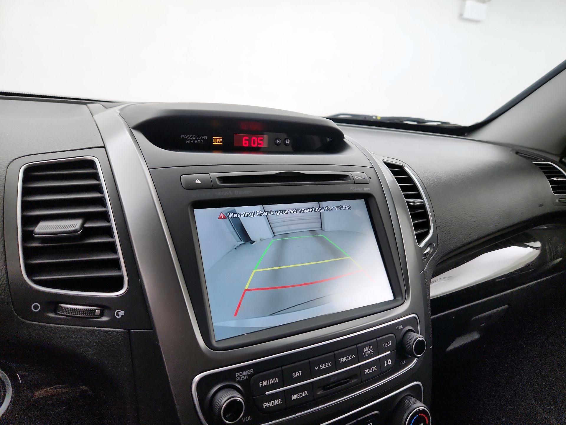 Thumbnail: 2015 Kia Sorento - 15