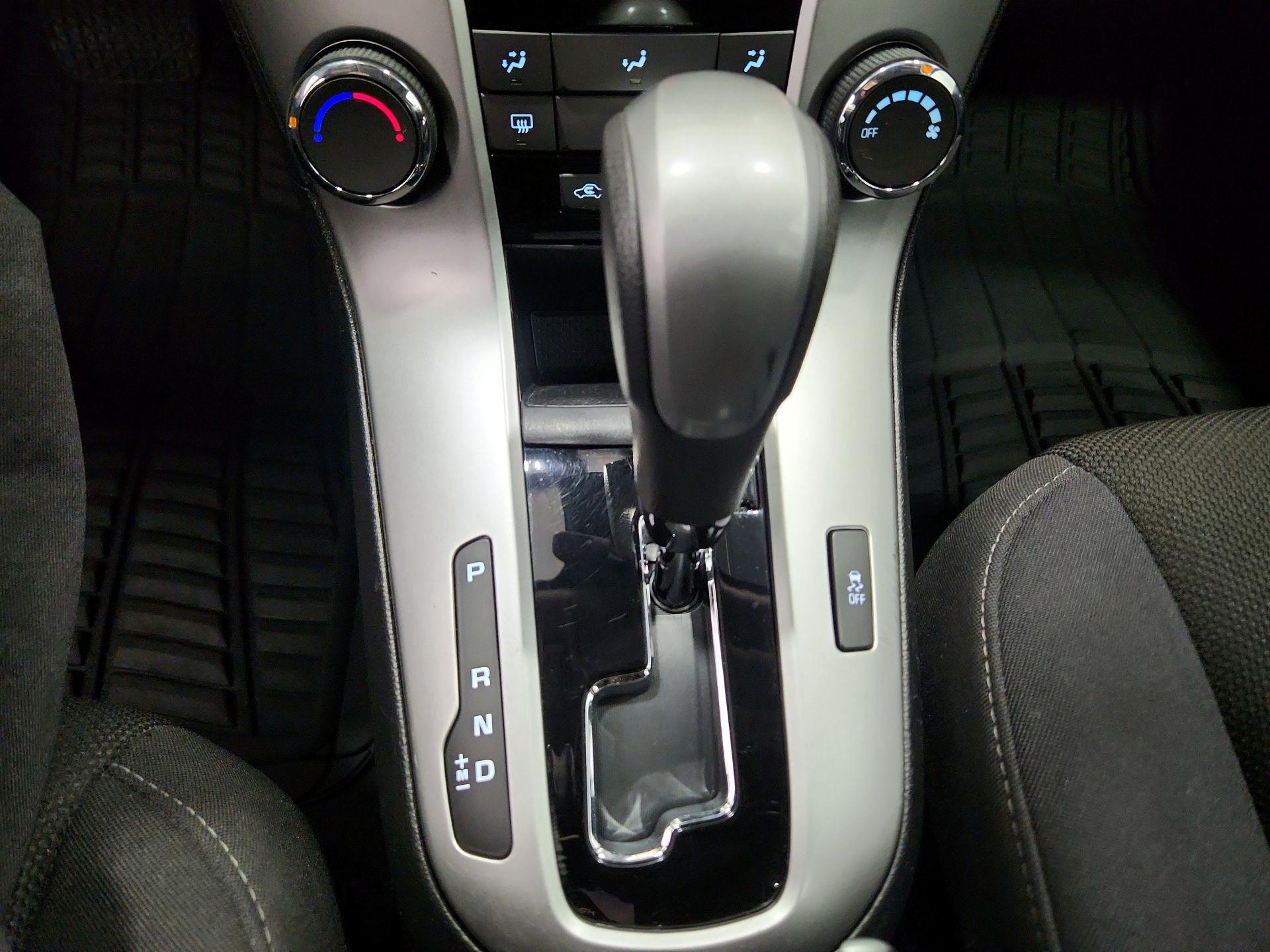 Thumbnail: 2015 Chevrolet Cruze - 16