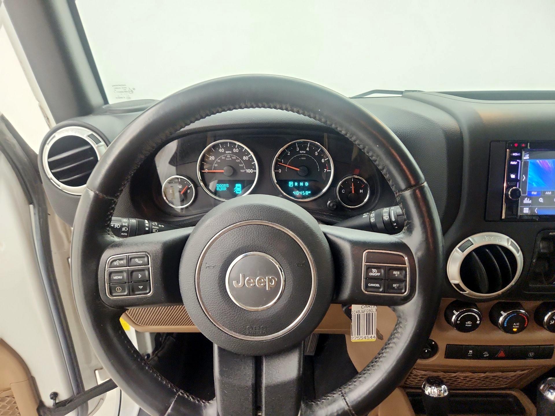 Thumbnail: 2016 Jeep Wrangler - 10