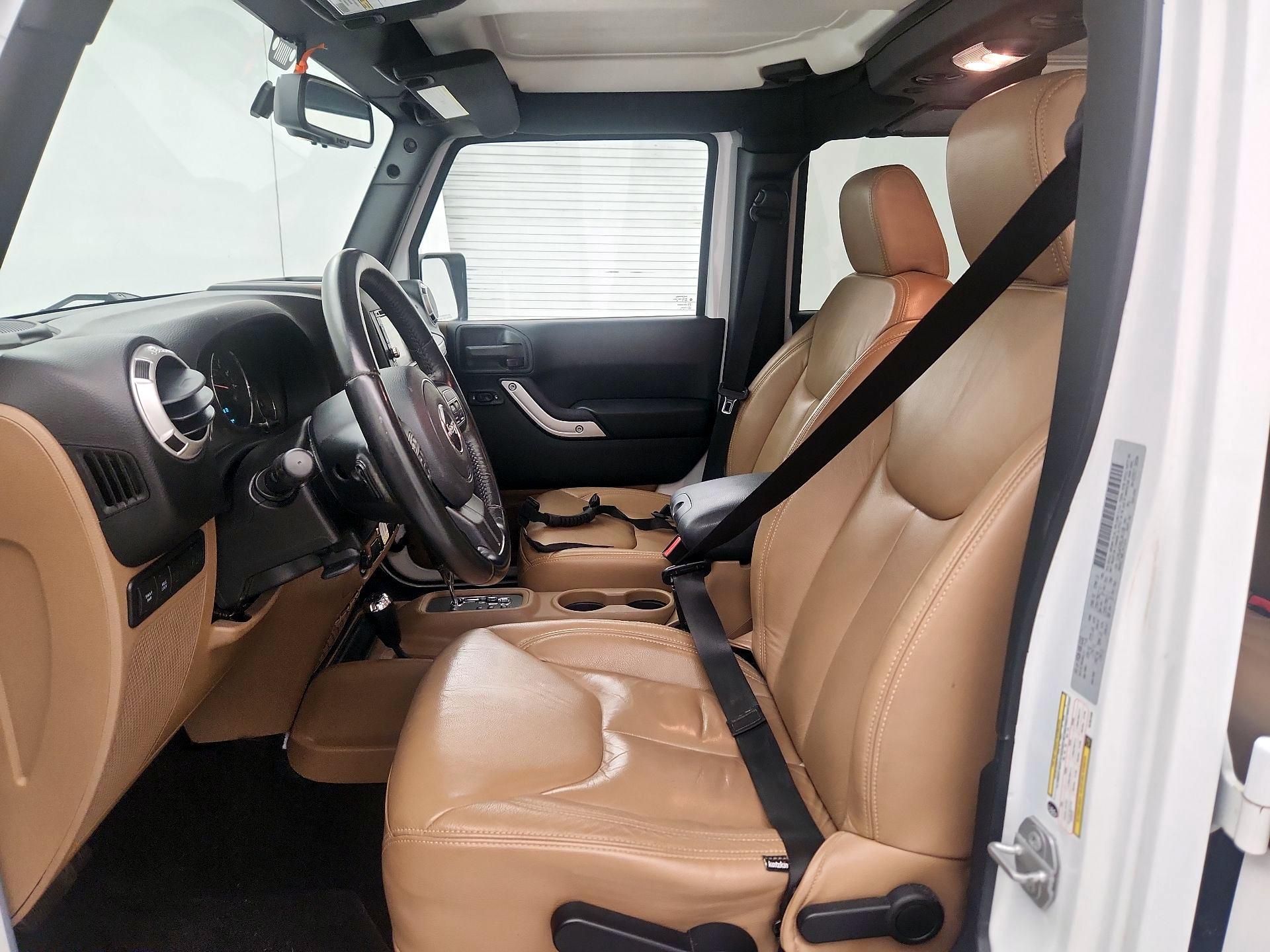 Thumbnail: 2016 Jeep Wrangler - 11