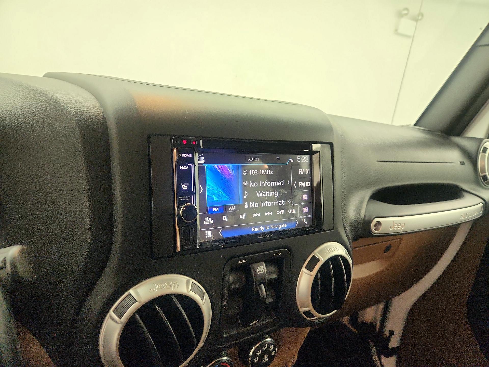 Thumbnail: 2016 Jeep Wrangler - 14