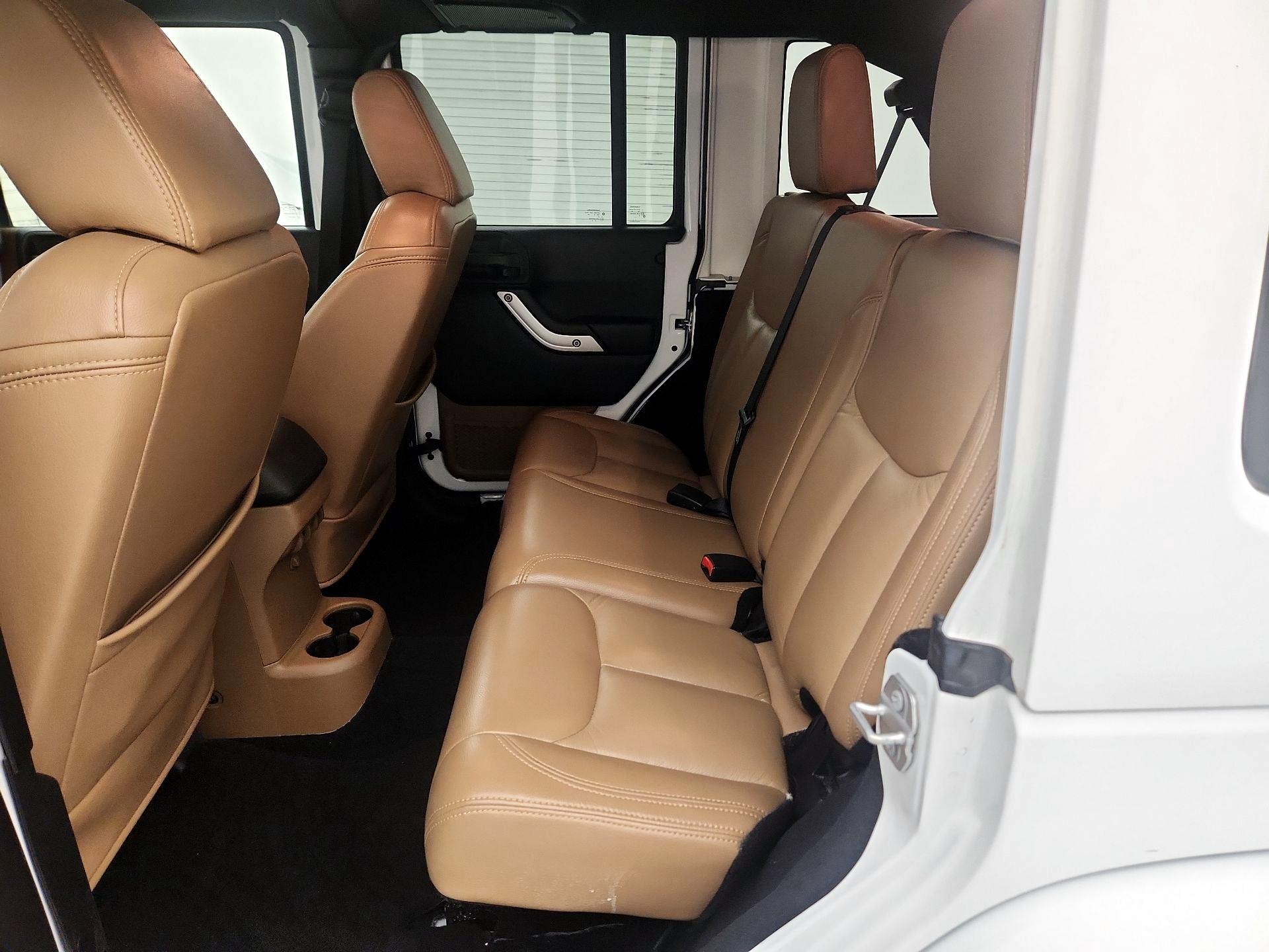 Thumbnail: 2016 Jeep Wrangler - 18