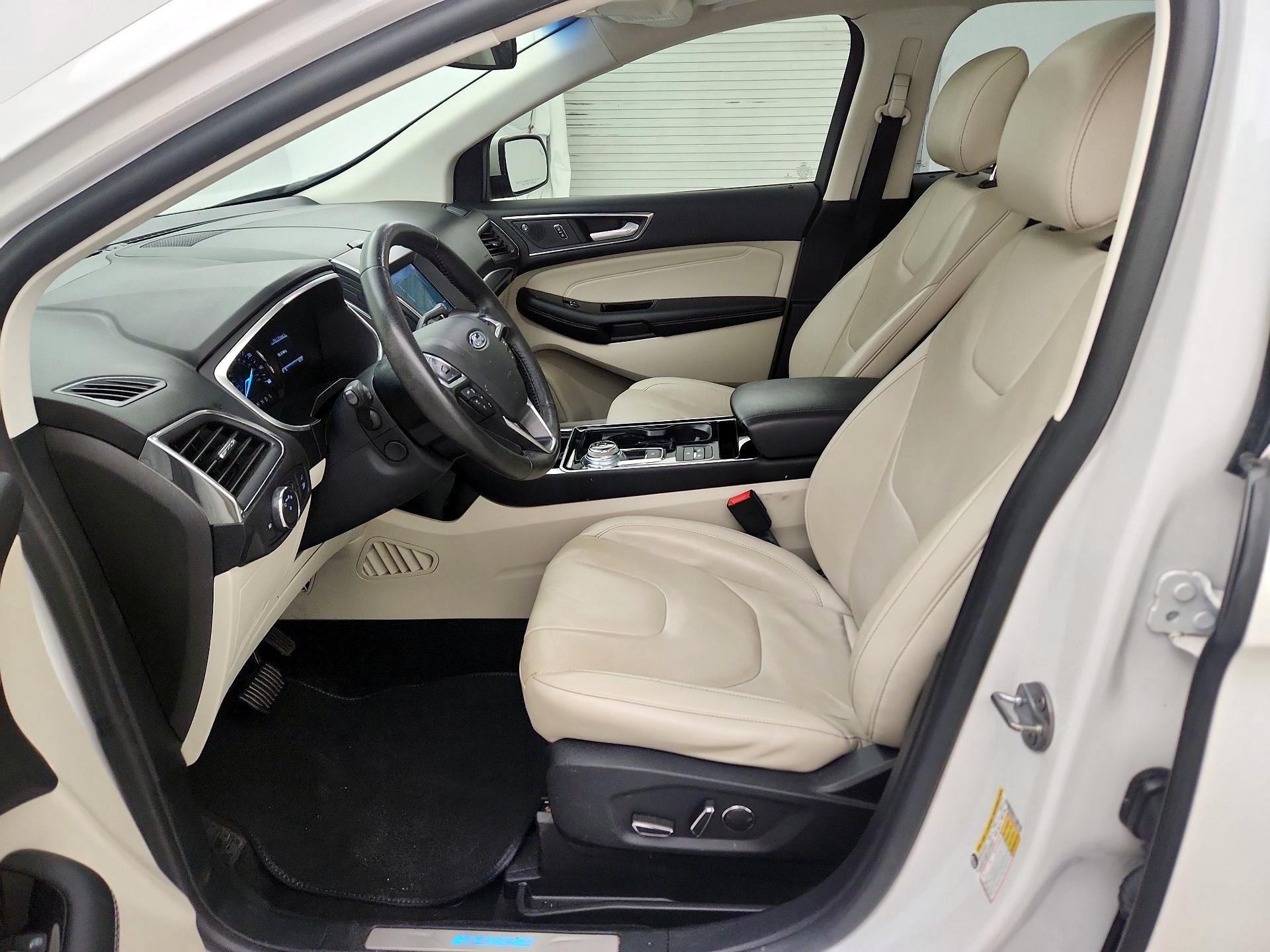 Thumbnail: 2019 Ford Edge - 11