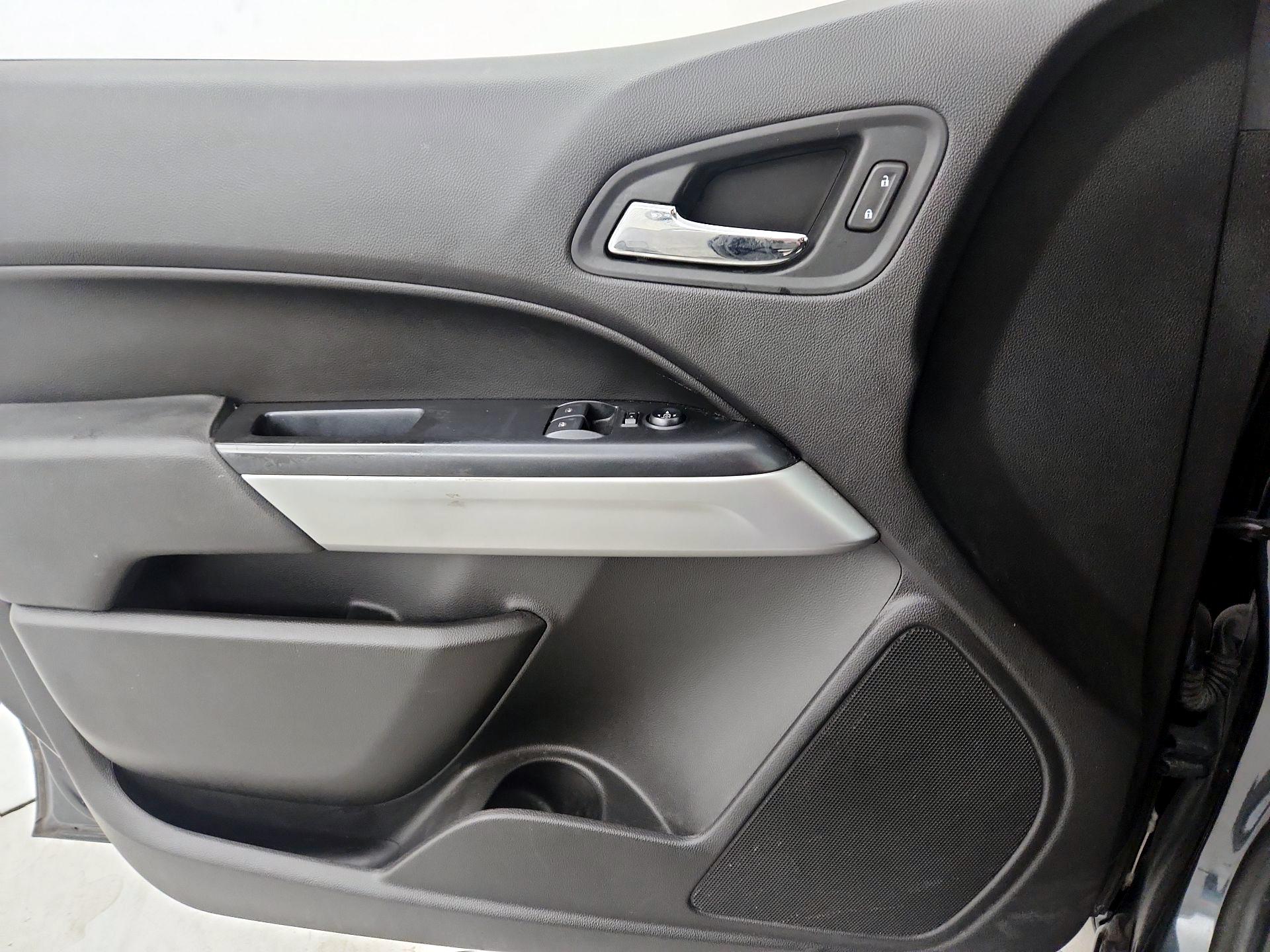 Thumbnail: 2018 Chevrolet Colorado - 12