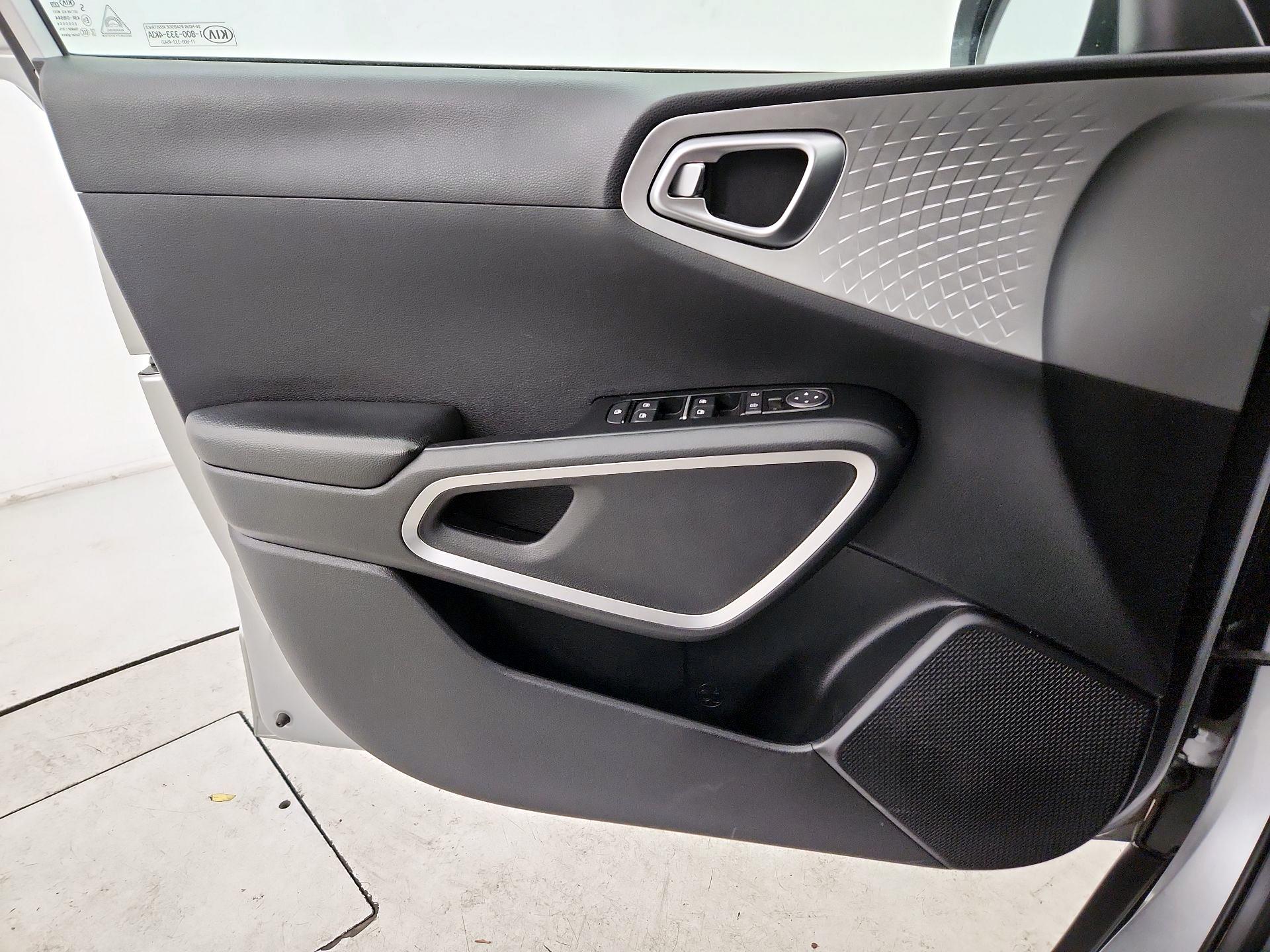 Thumbnail: 2020 Kia Soul - 10