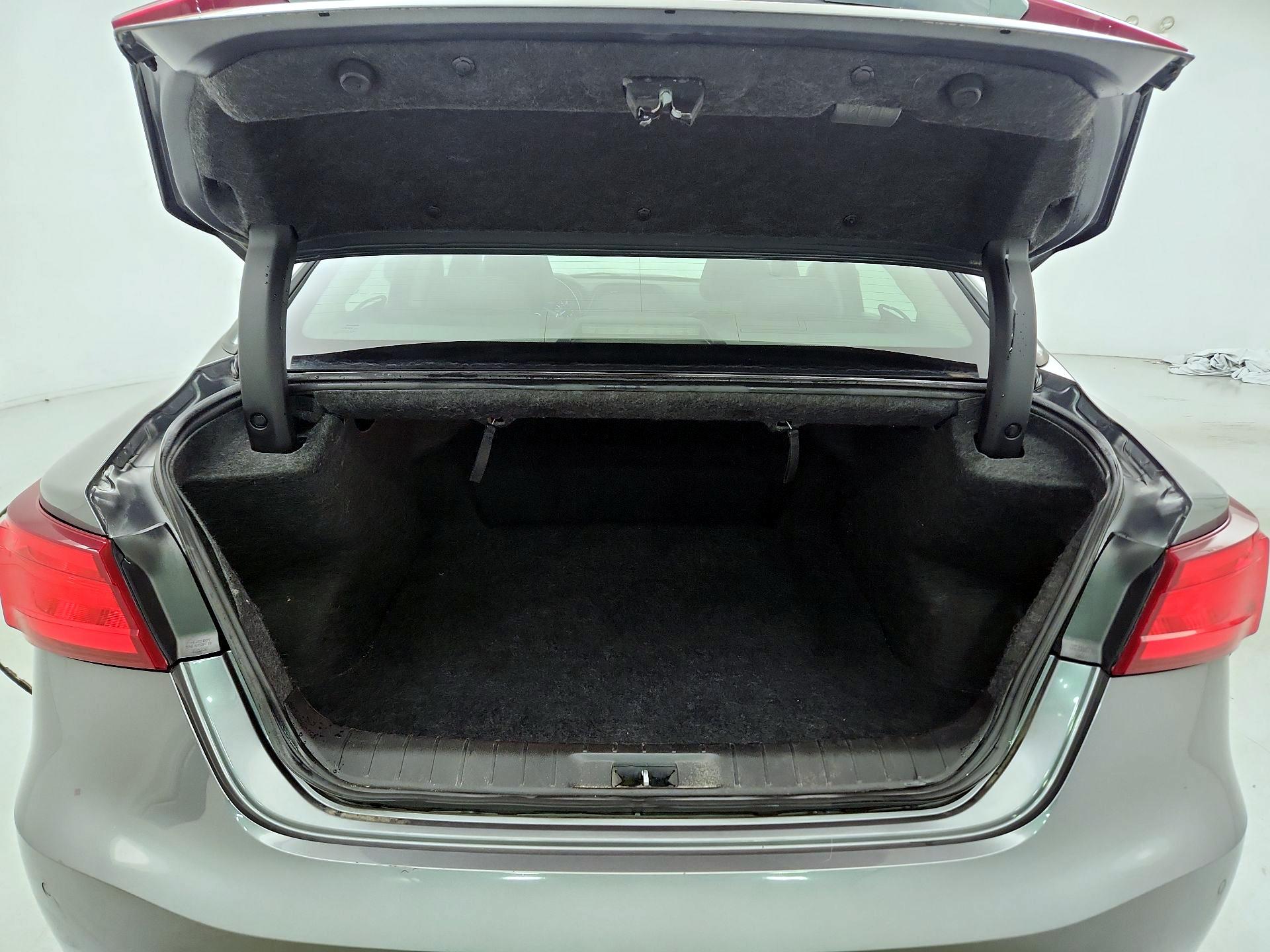 Thumbnail: 2018 Nissan Maxima - 17