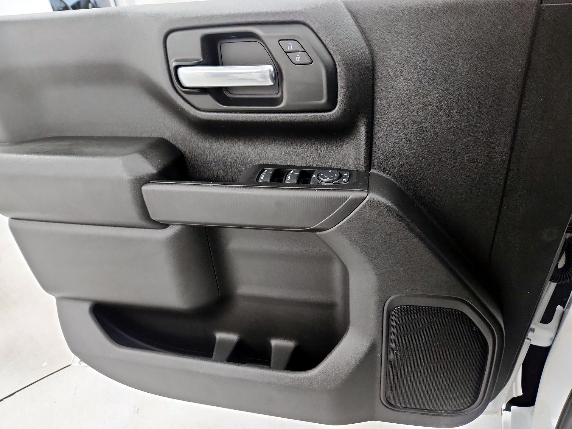 Thumbnail: 2019 Chevrolet Silverado 1500 - 12