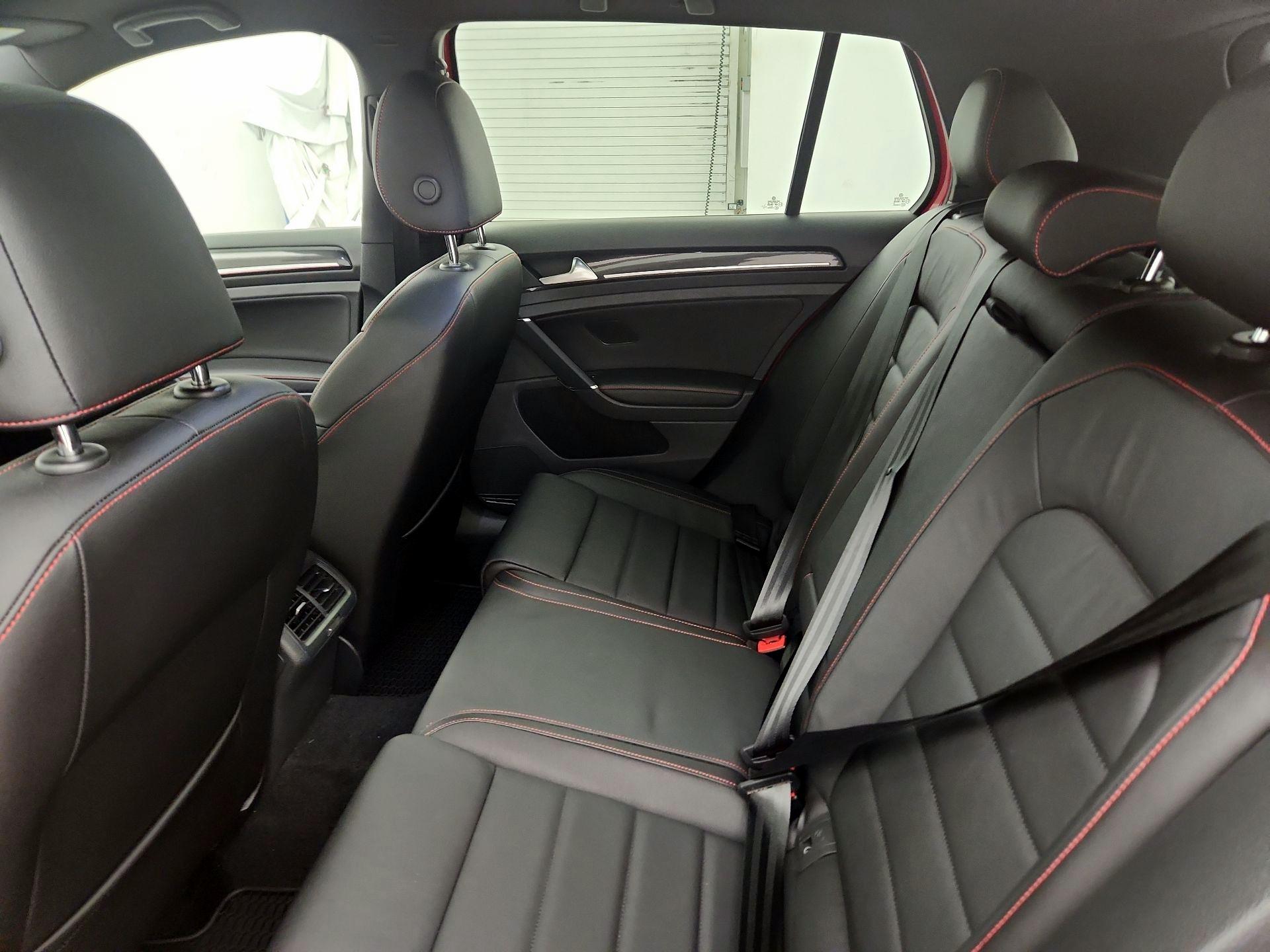 Thumbnail: 2017 Volkswagen Golf - 17