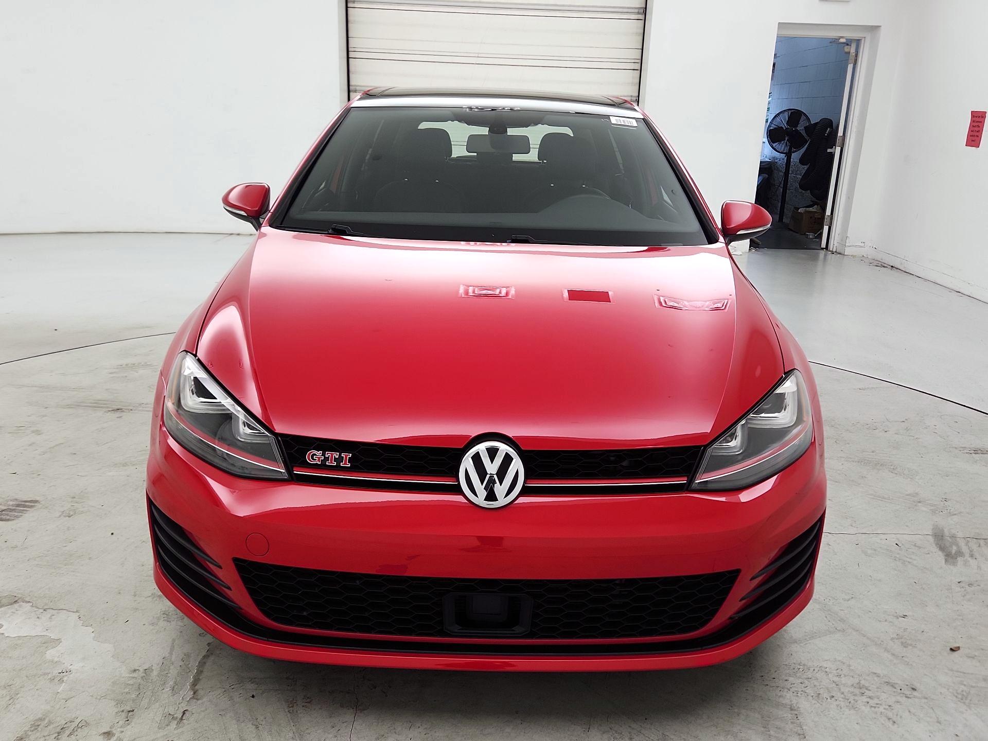 Thumbnail: 2017 Volkswagen Golf - 2