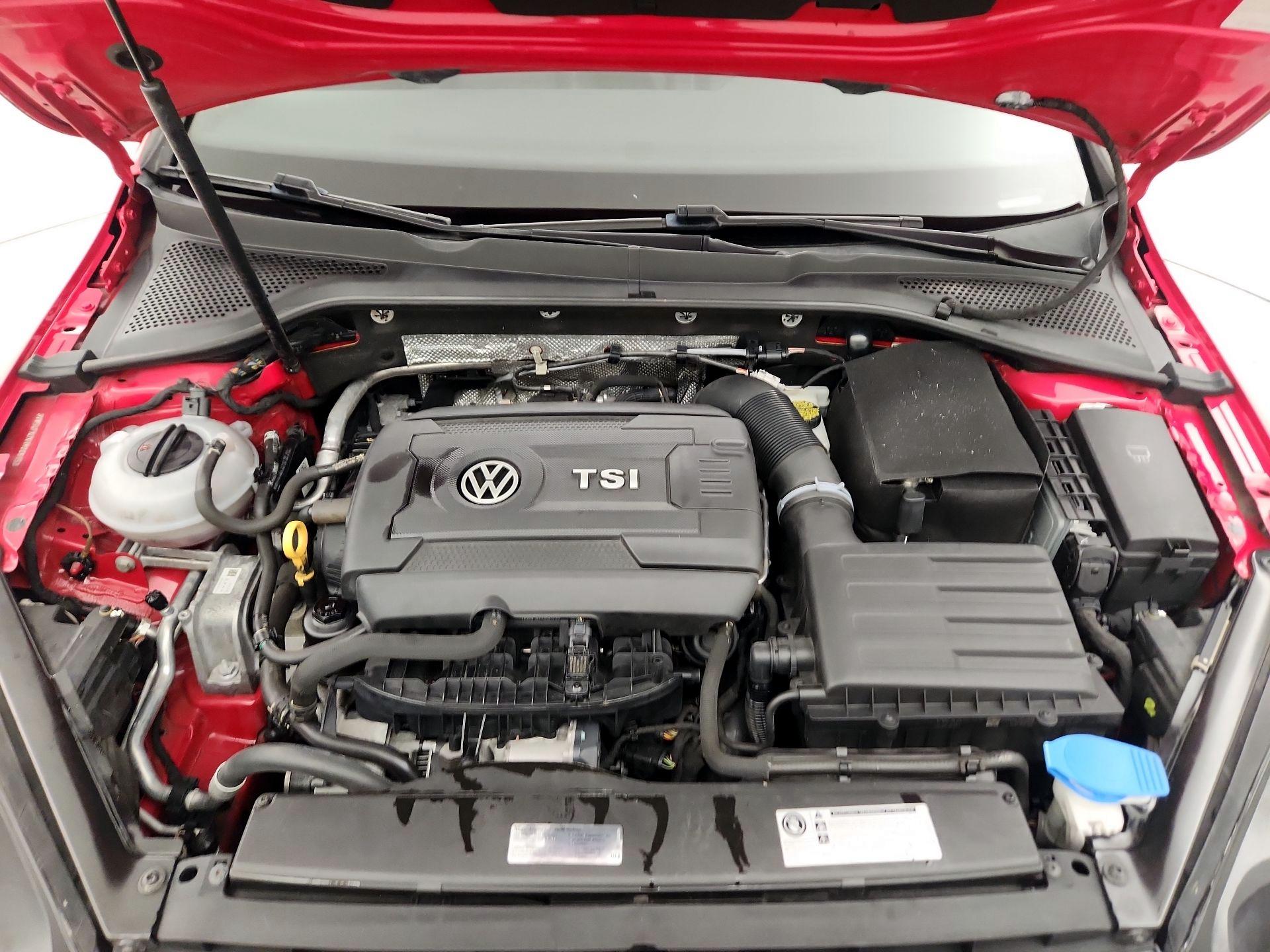 Thumbnail: 2017 Volkswagen Golf - 19
