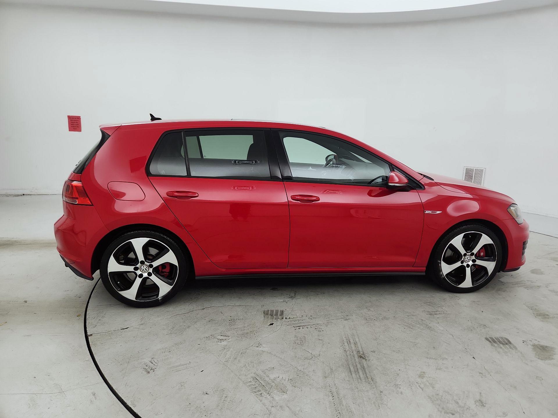 Thumbnail: 2017 Volkswagen Golf - 4