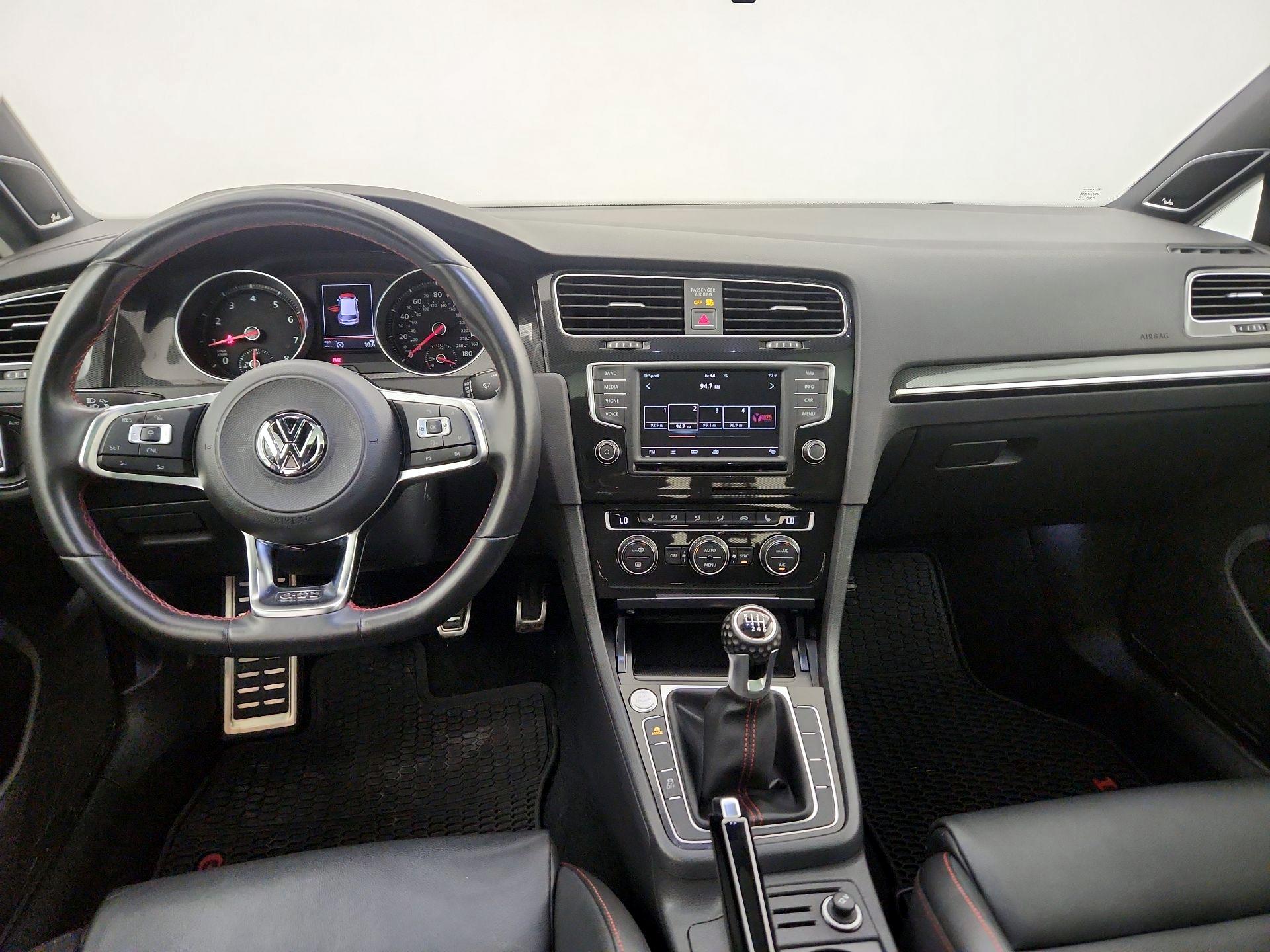 Thumbnail: 2017 Volkswagen Golf - 8