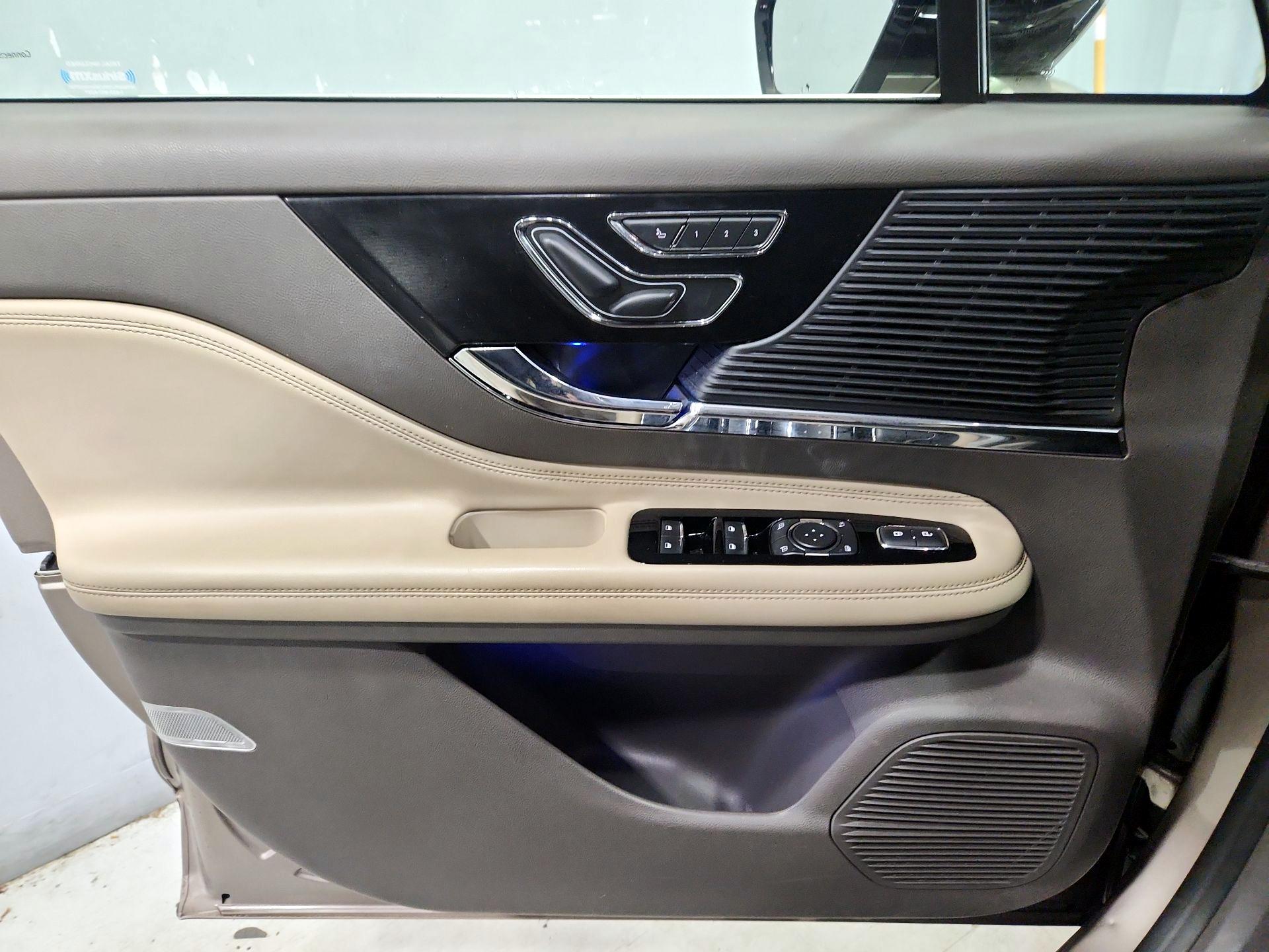 Thumbnail: 2020 Lincoln Corsair - 12